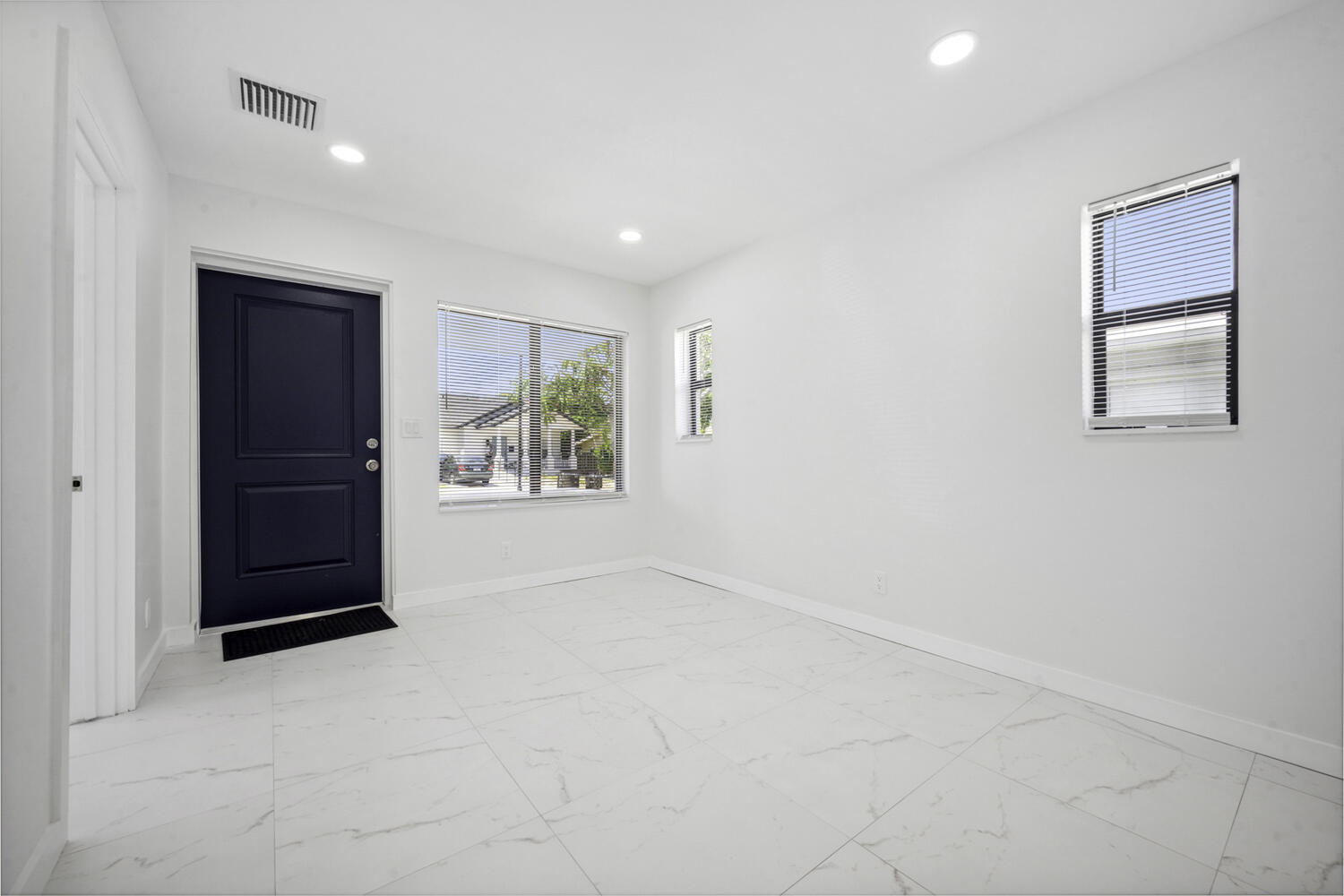 1009 14th Street #a Property Photo 2