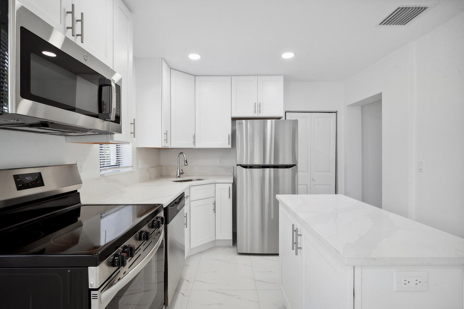 1009 14th Street #a Property Photo 6