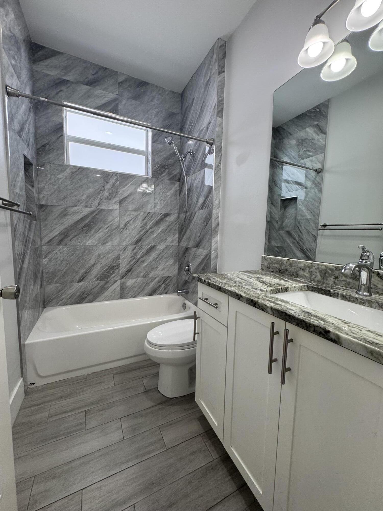 1031 Mango Drive Property Photo 4