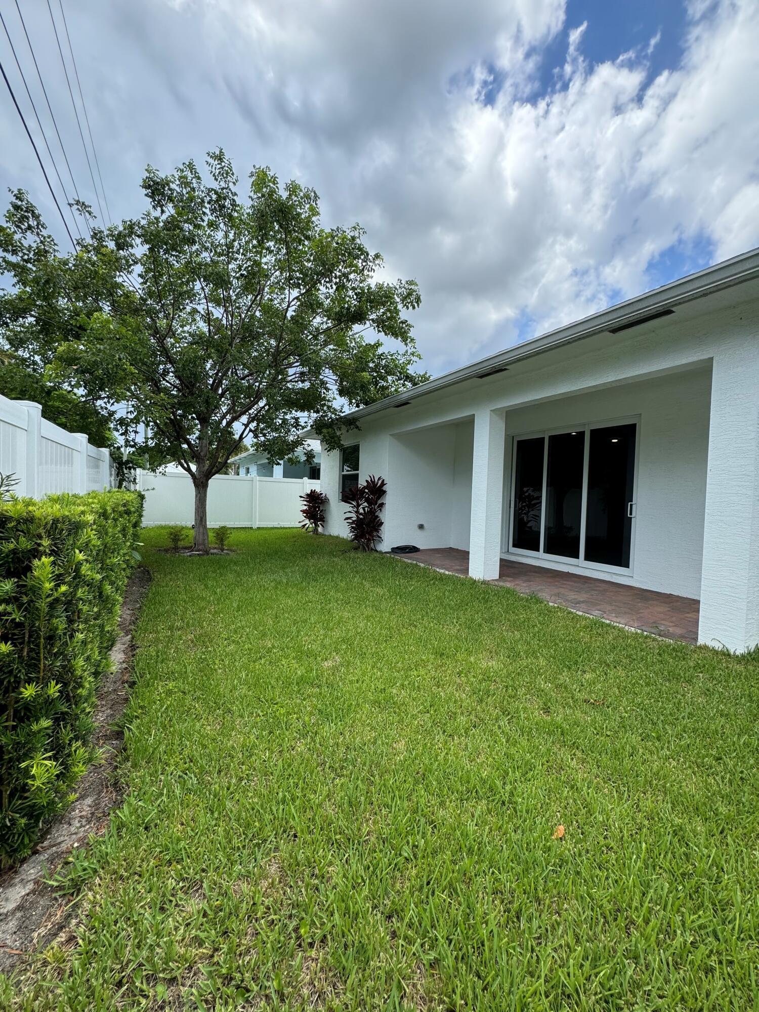 1031 Mango Drive Property Photo 15