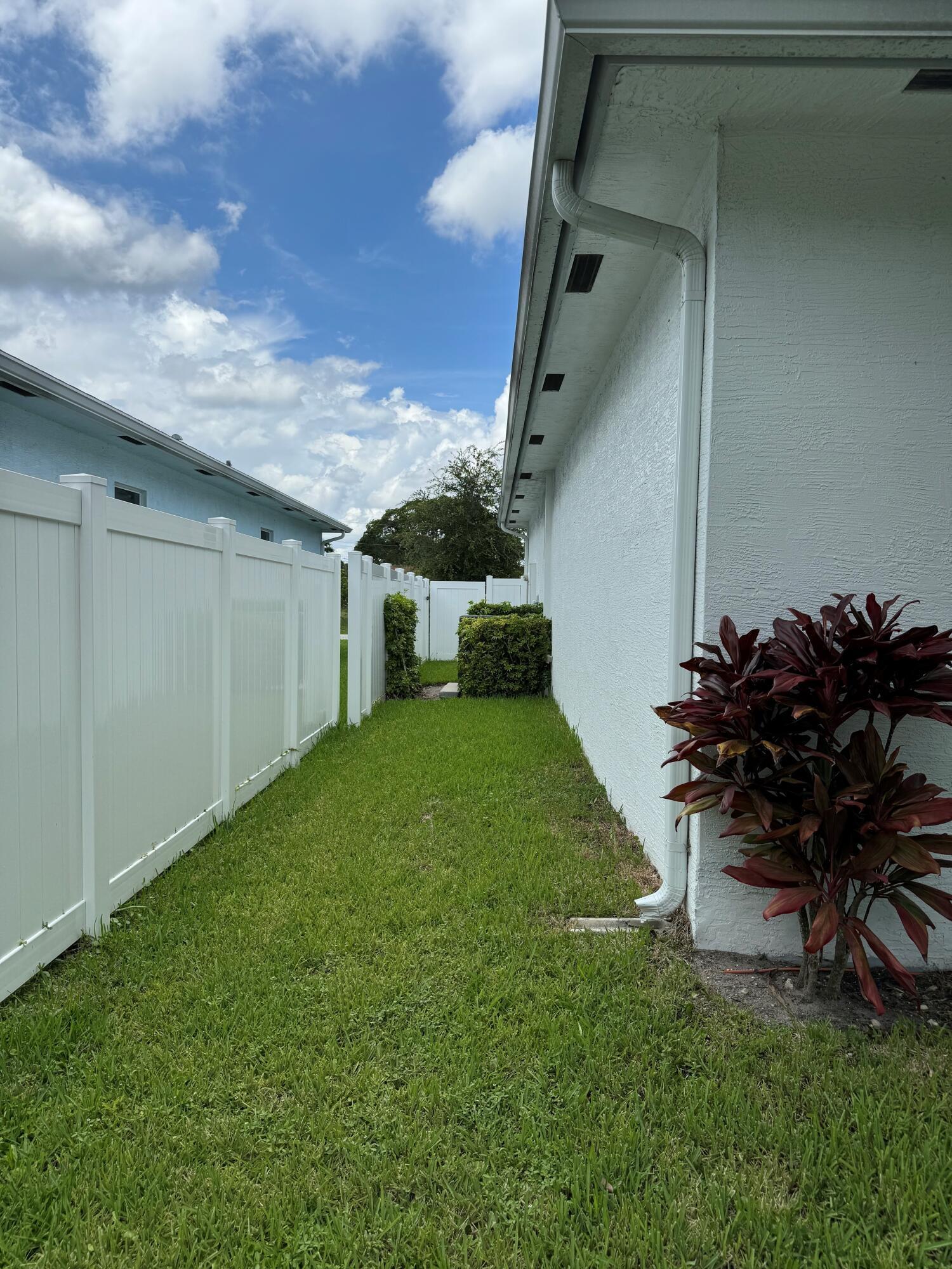 1031 Mango Drive Property Photo 16