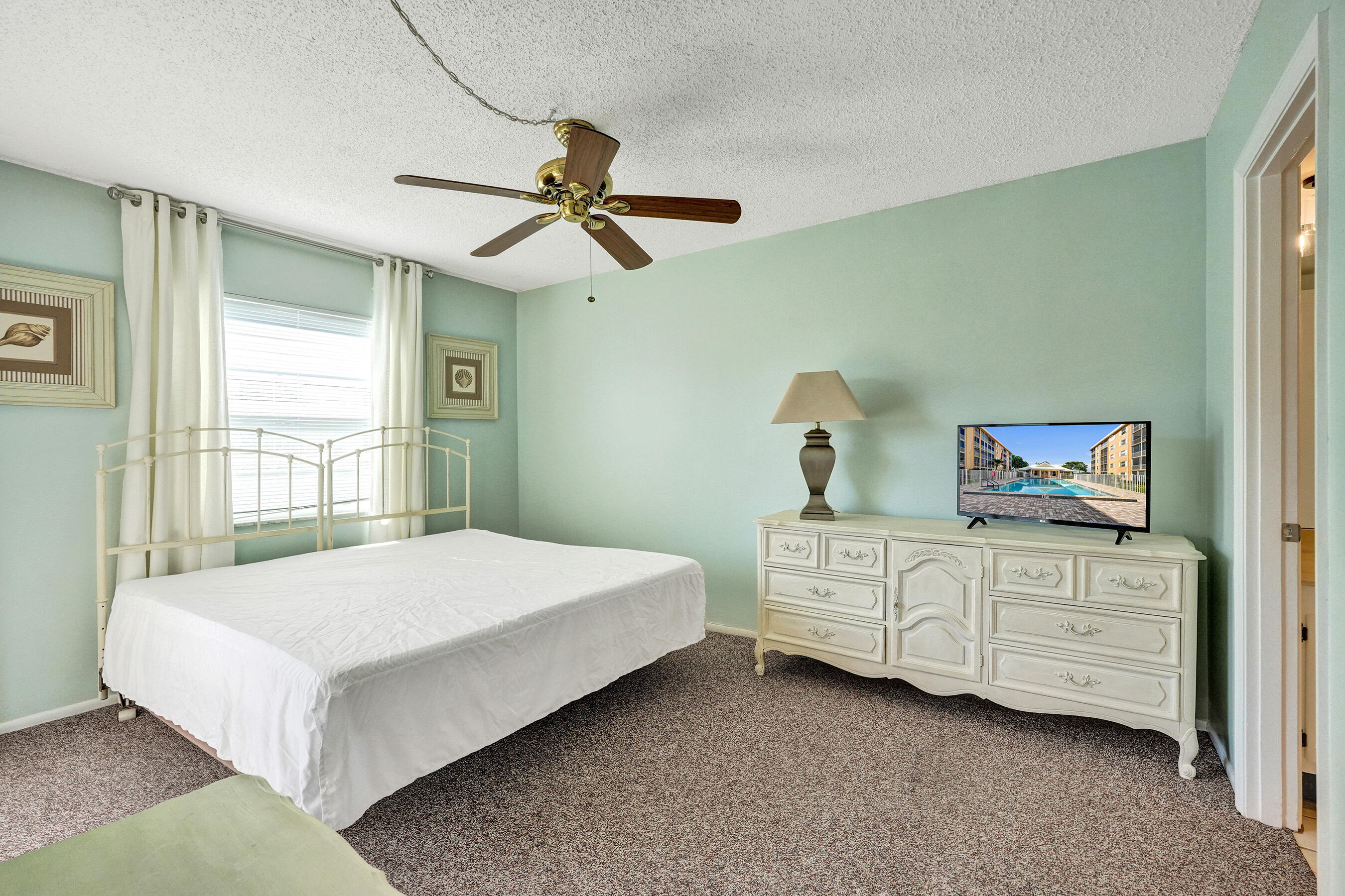 308 Golfview Road 406 Property Photo 17