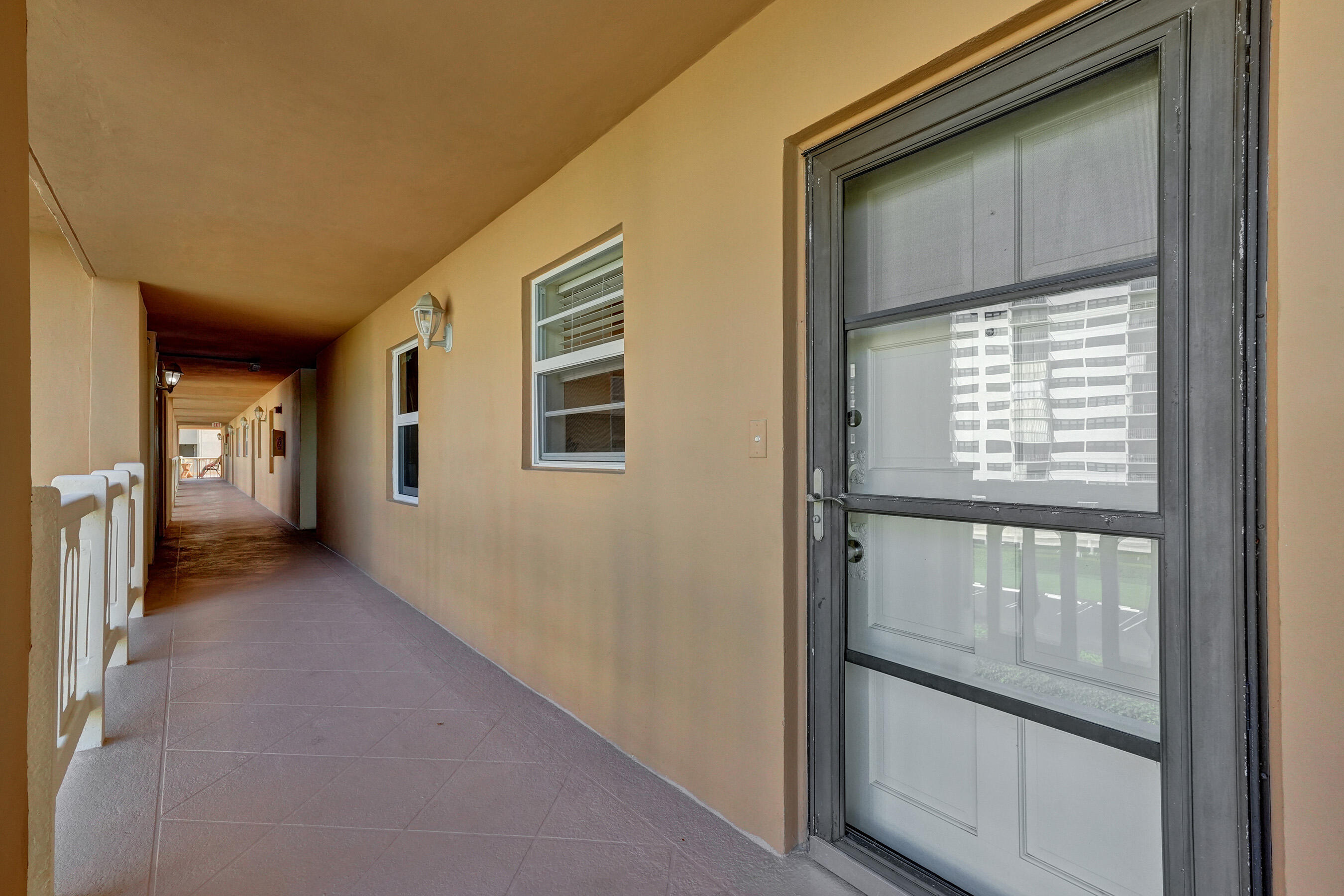 308 Golfview Road 406 Property Photo 24