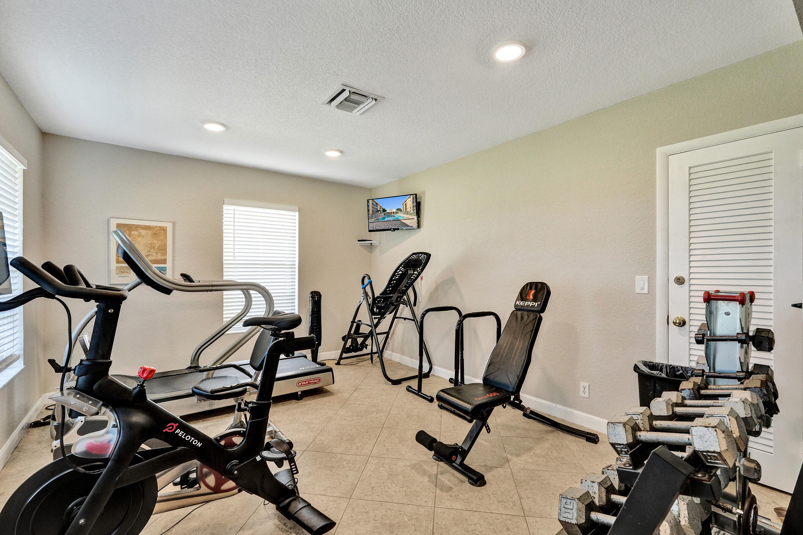 308 Golfview Road 406 Property Photo 32