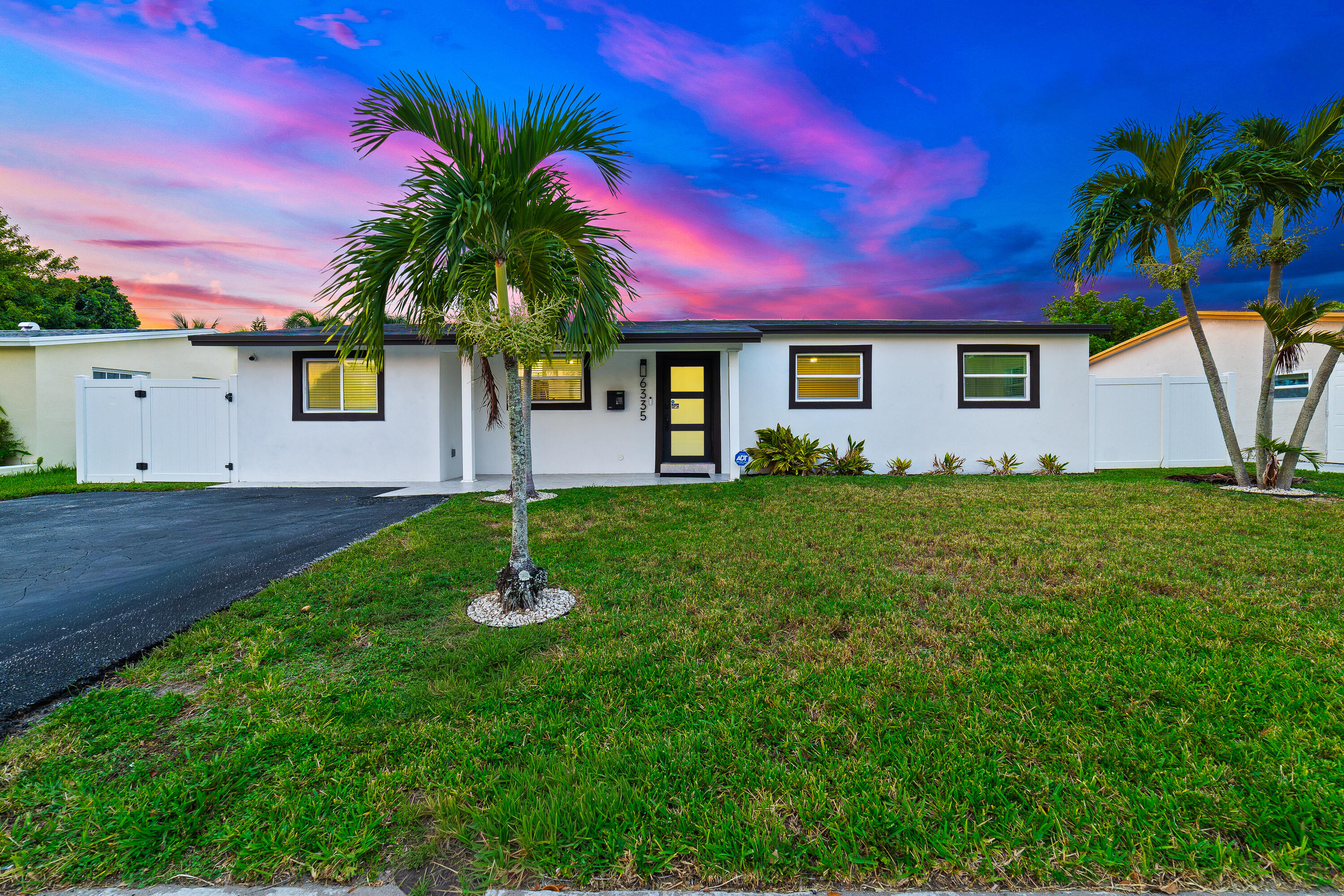6335 Southgate Boulevard Property Photo 1