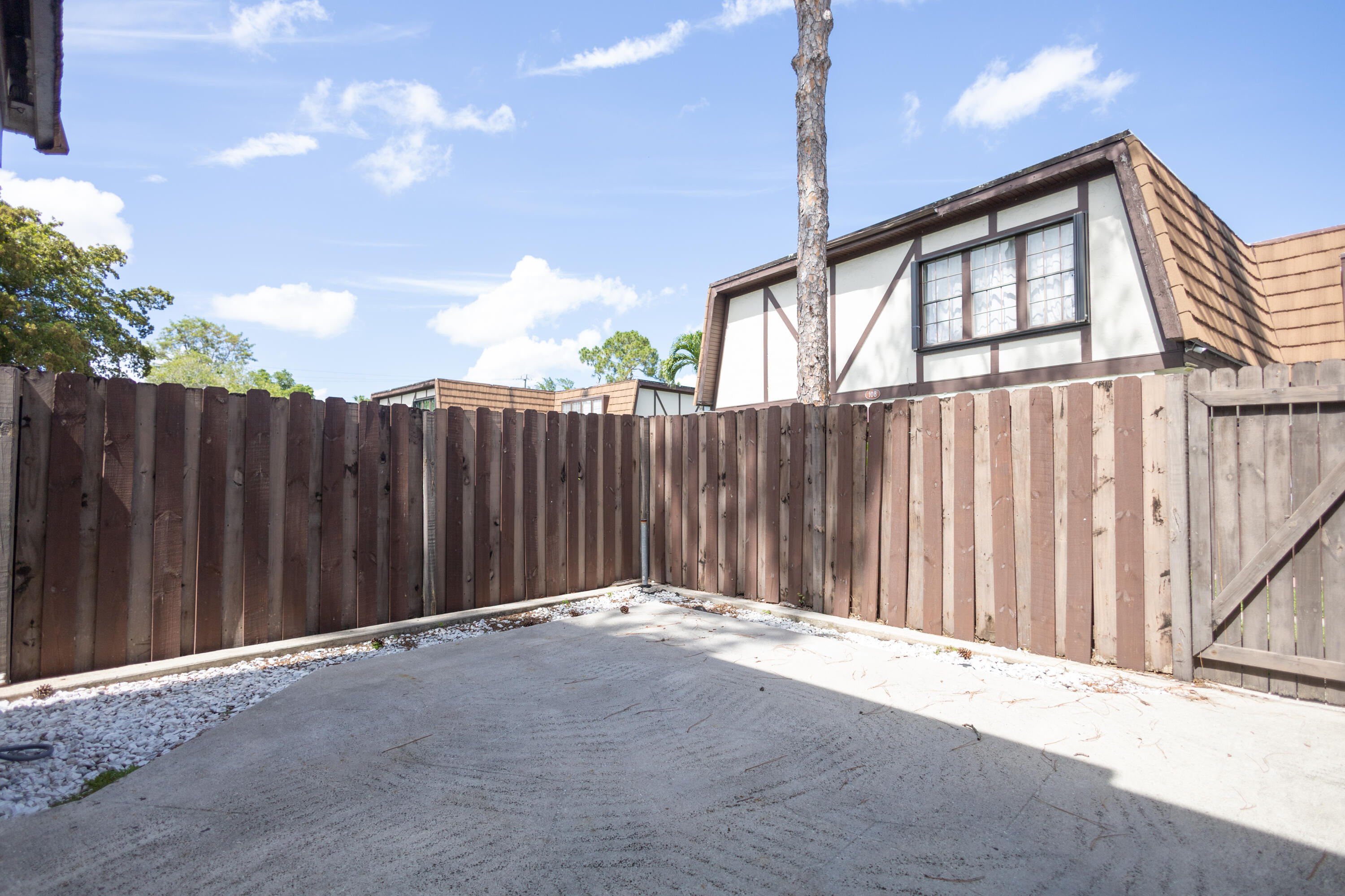110 Weybridge Circle A Property Photo 12
