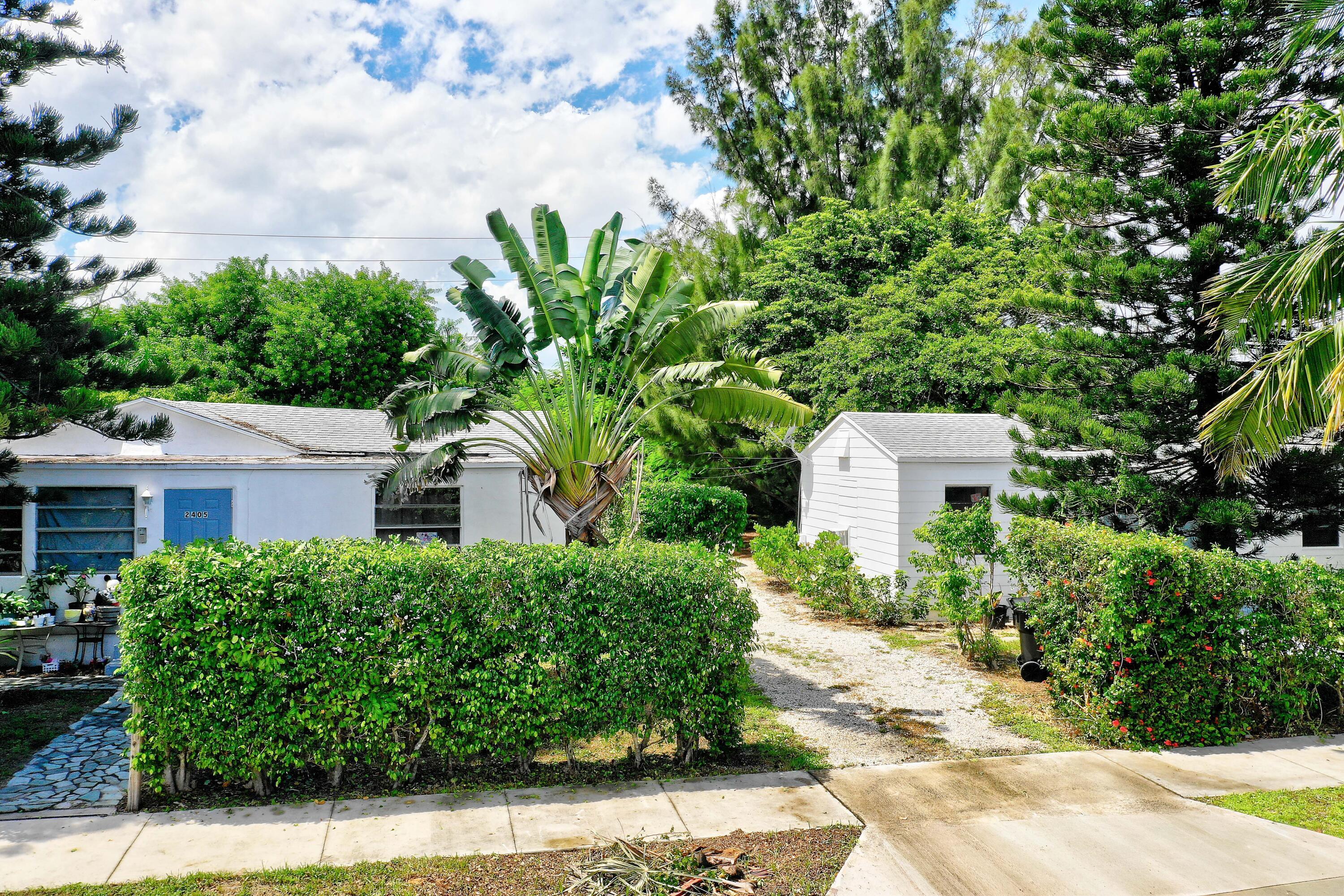 2405-2407 N East Coast Street Property Photo 1