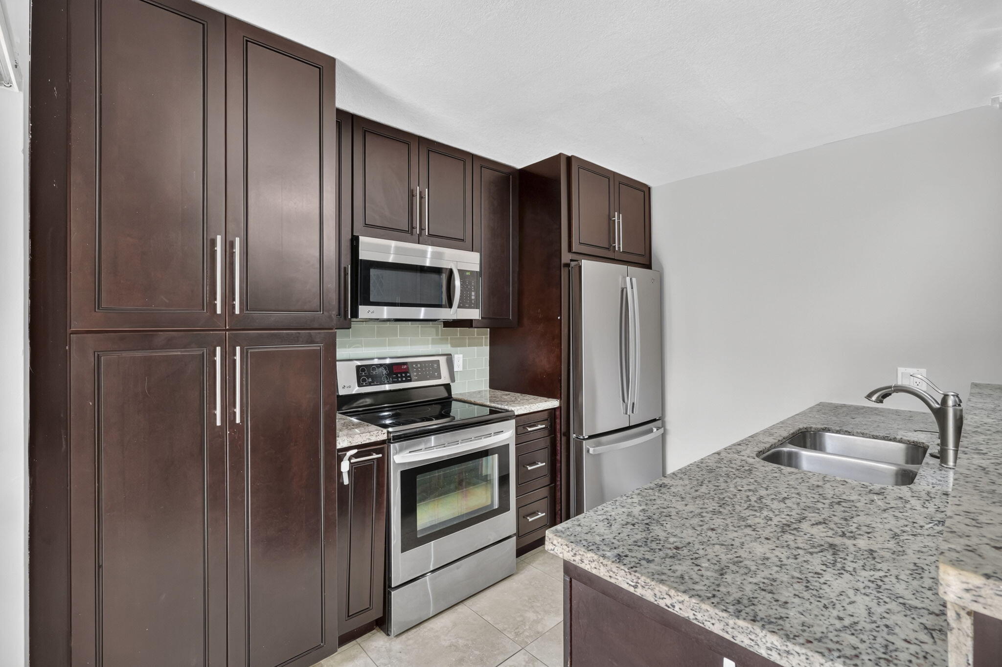 846 Blue Ridge Circle Property Photo 3