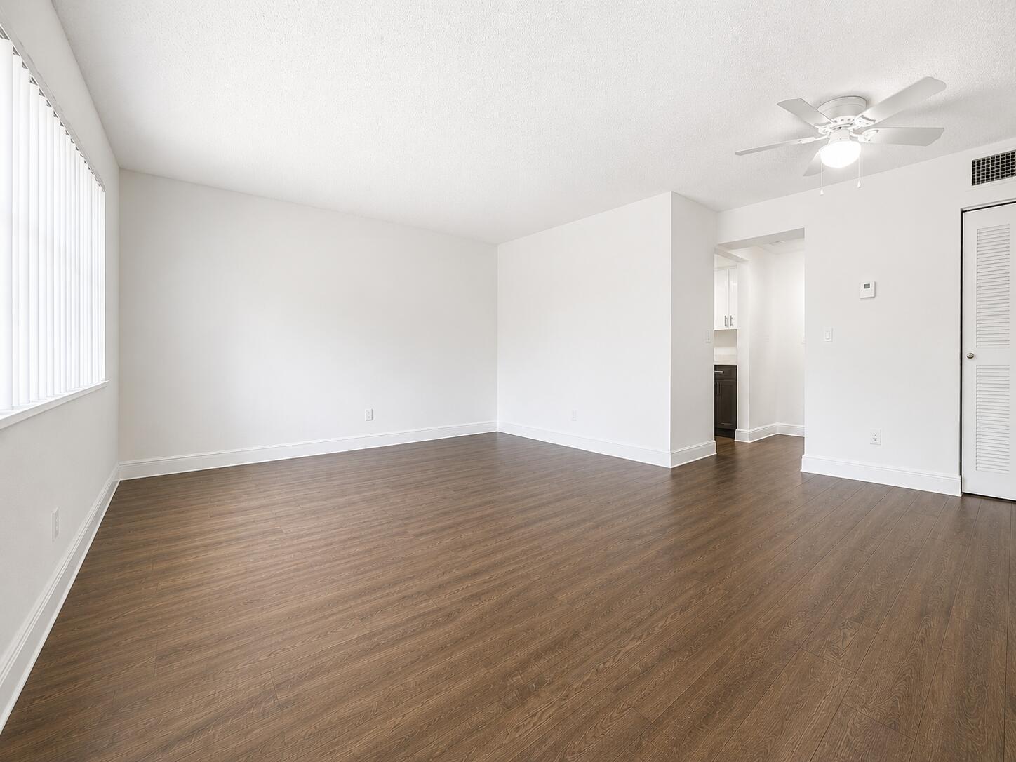 401 Nw 34 Street 93-107 Property Photo 2