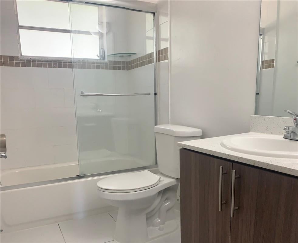 401 Nw 34 Street 93-107 Property Photo 4