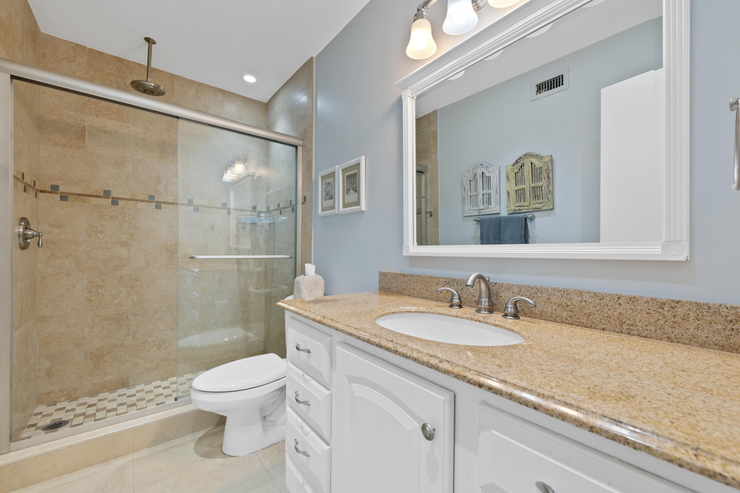 535 Hendricks Isle 106 Property Photo 16