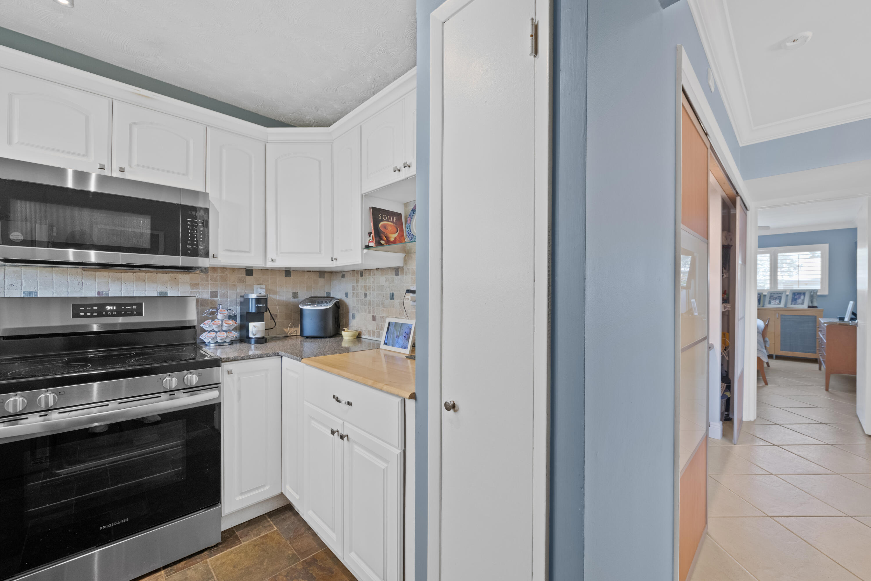 535 Hendricks Isle 106 Property Photo 17