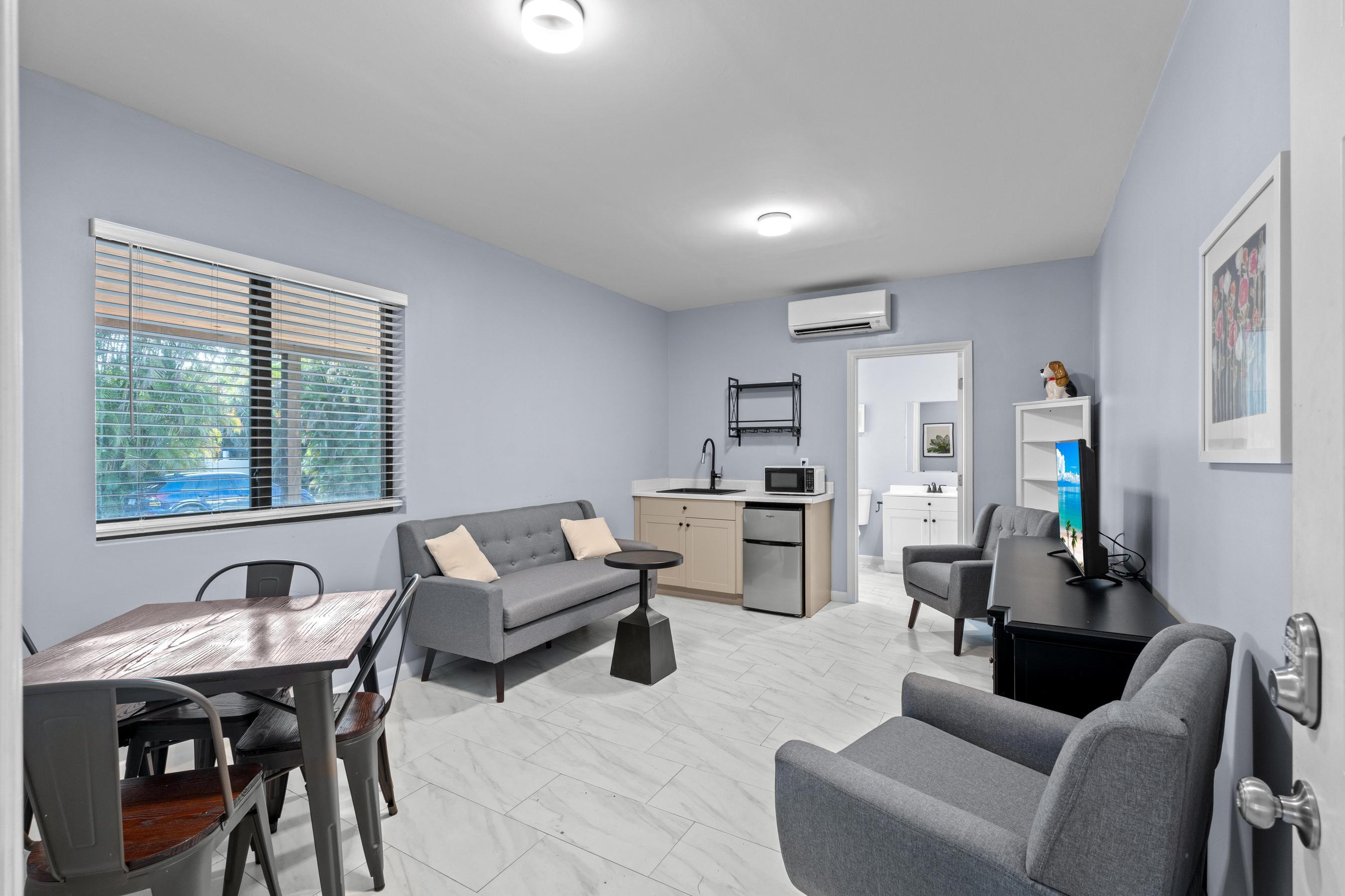 5656 South Shore Boulevard Property Photo 17