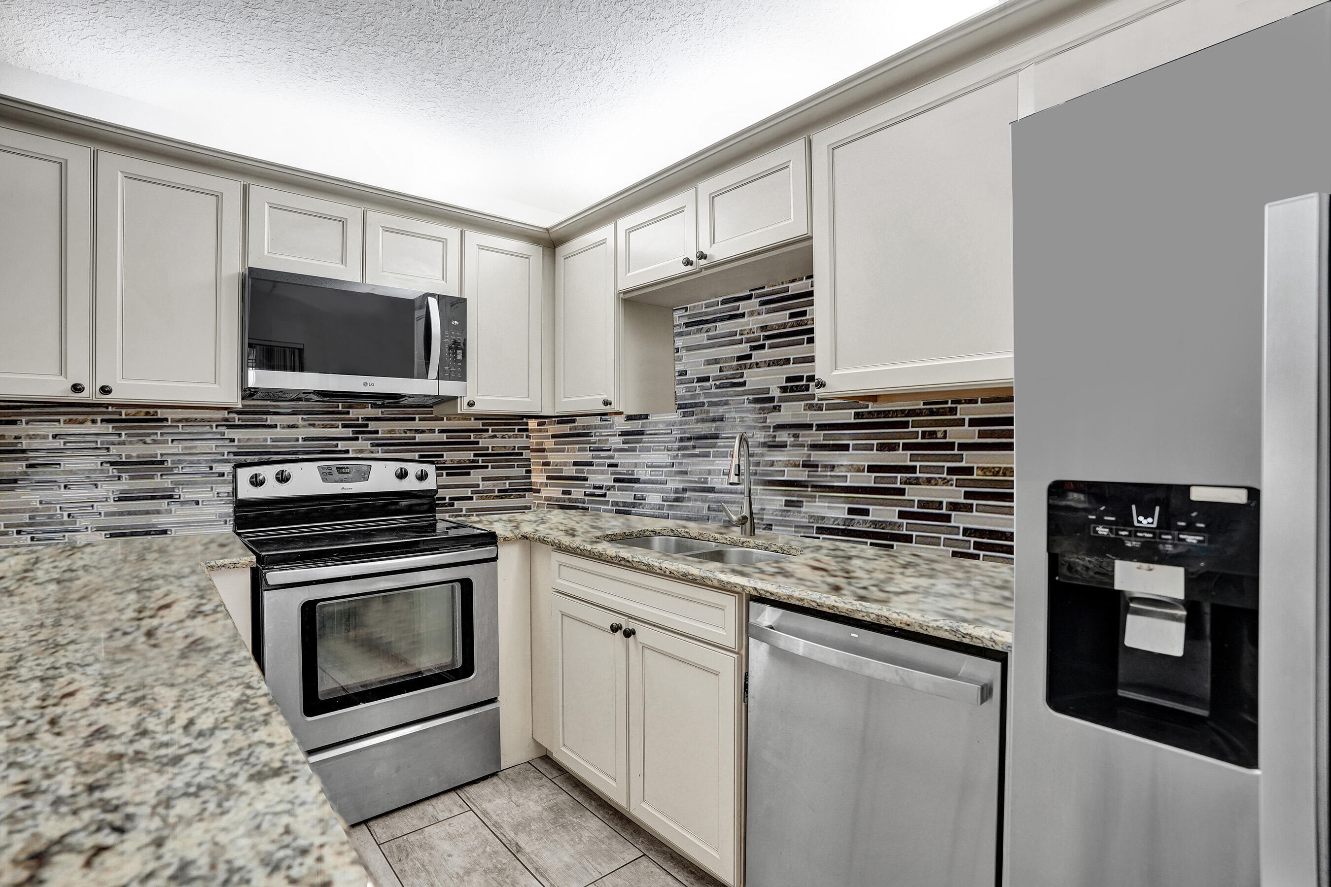 9993 Nw 7th Street Property Photo 3