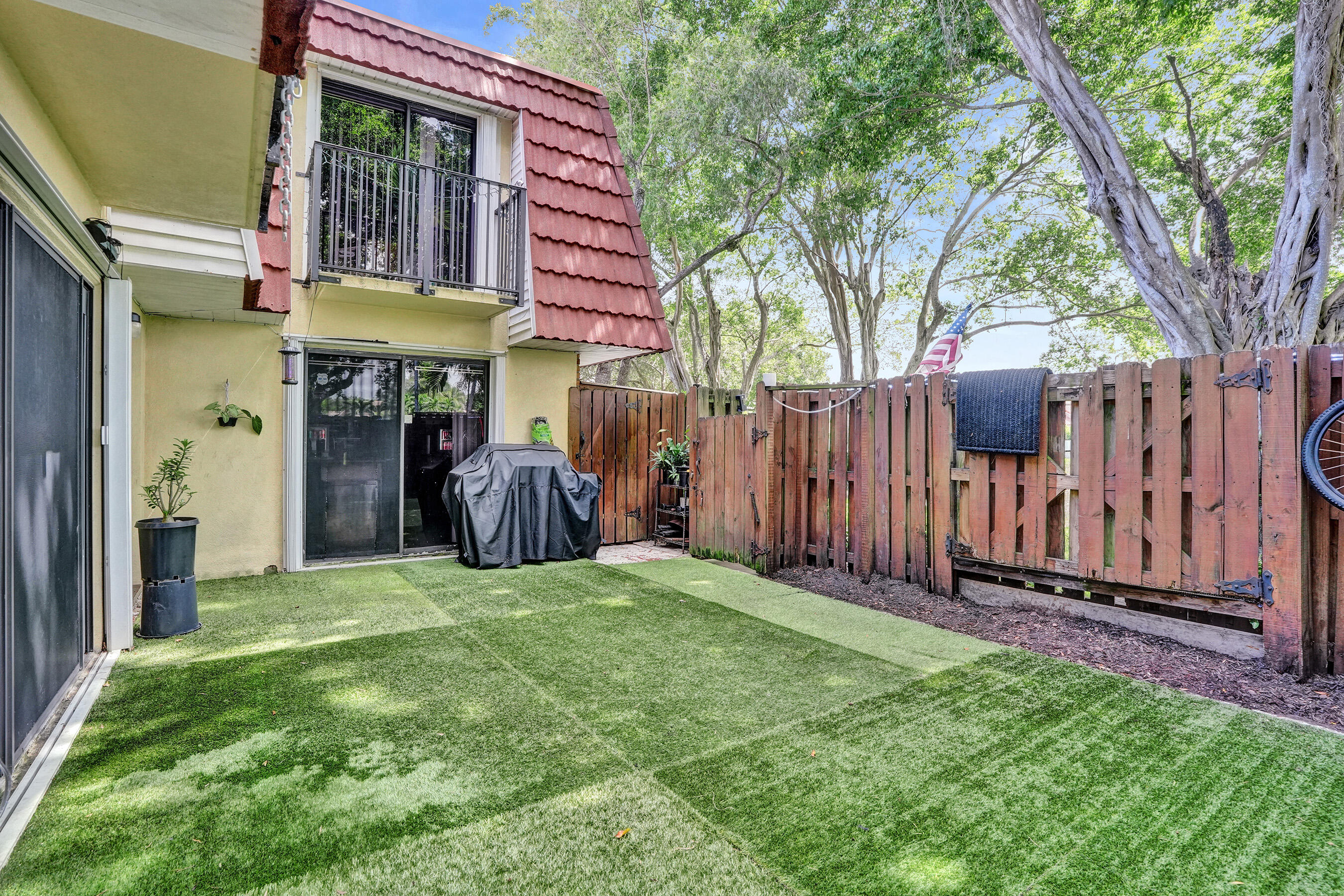 9993 Nw 7th Street Property Photo 27