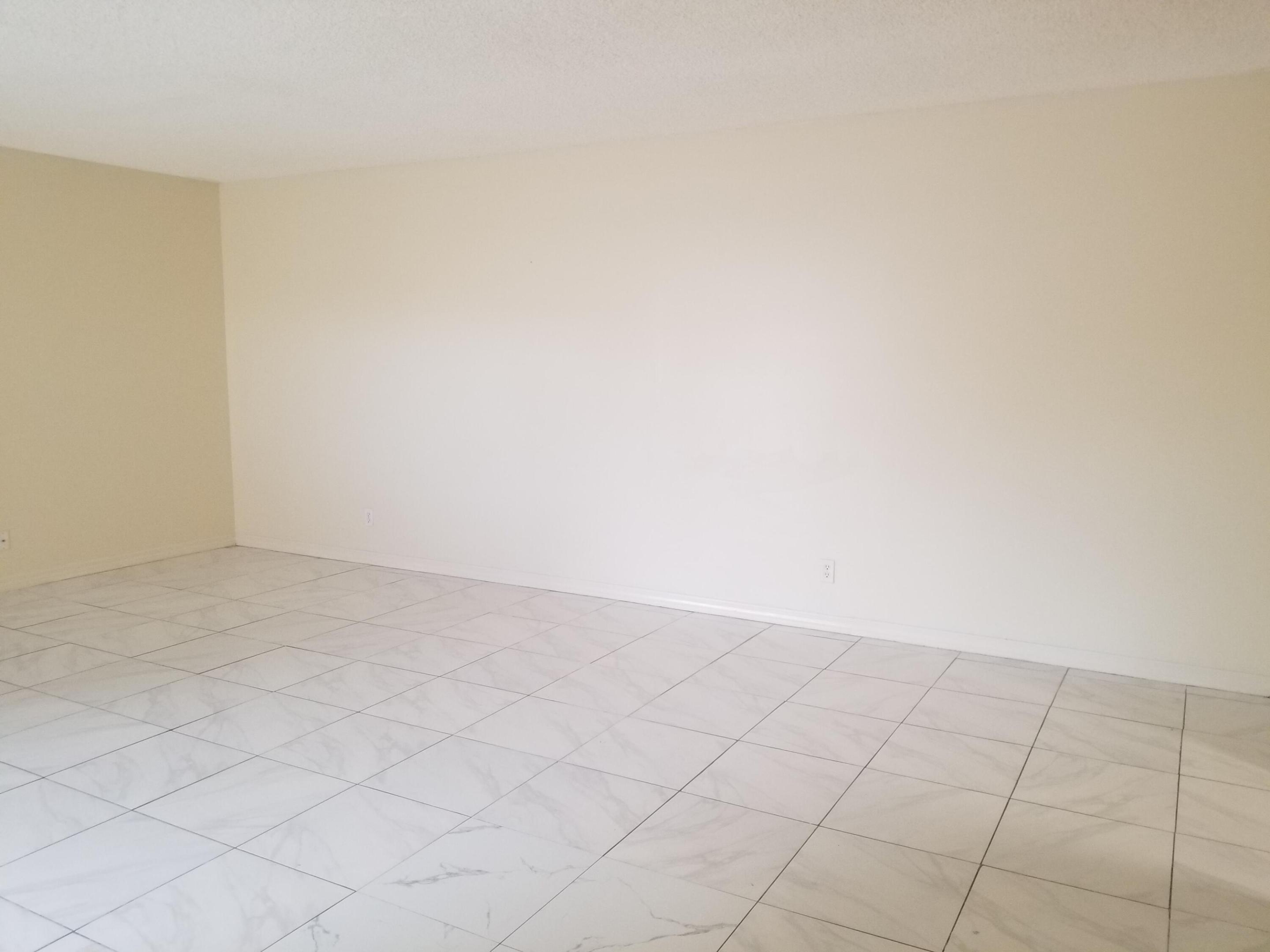 1313 Peppertree Trail D Property Photo 3