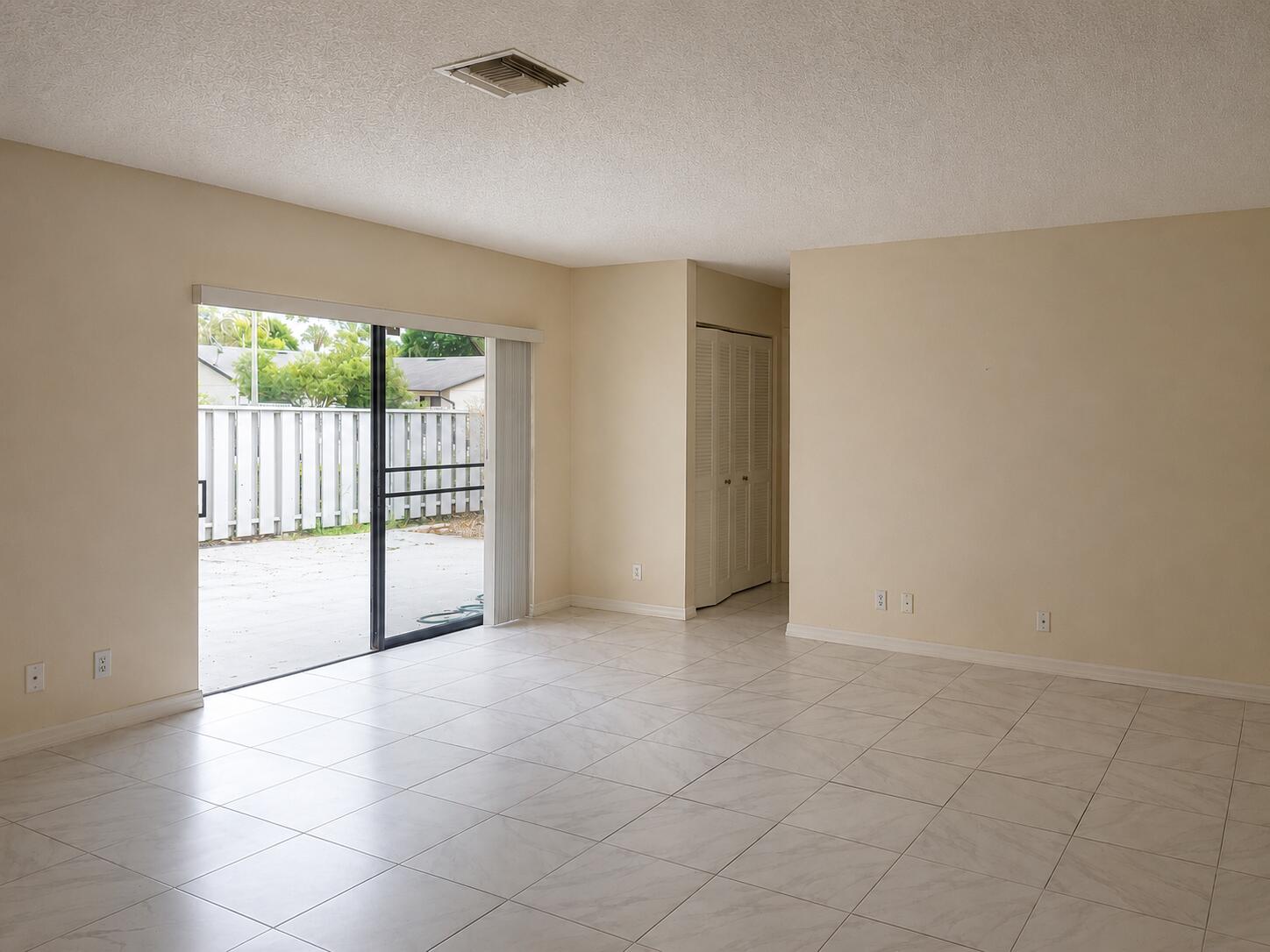 1313 Peppertree Trail D Property Photo 4