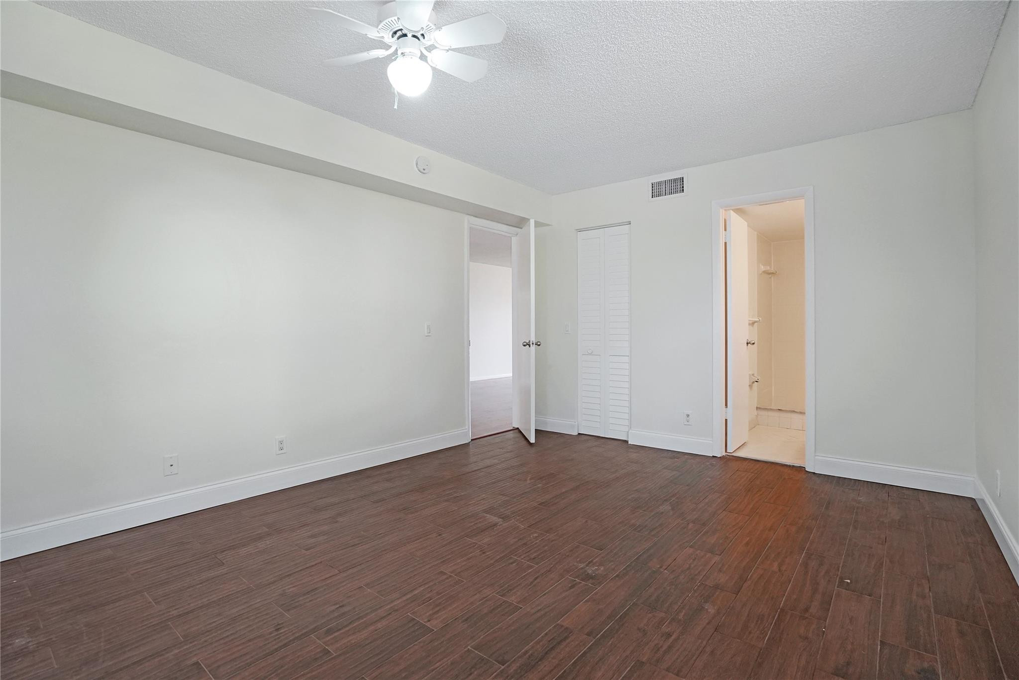 109 Lake Emerald Drive 110 Property Photo 11