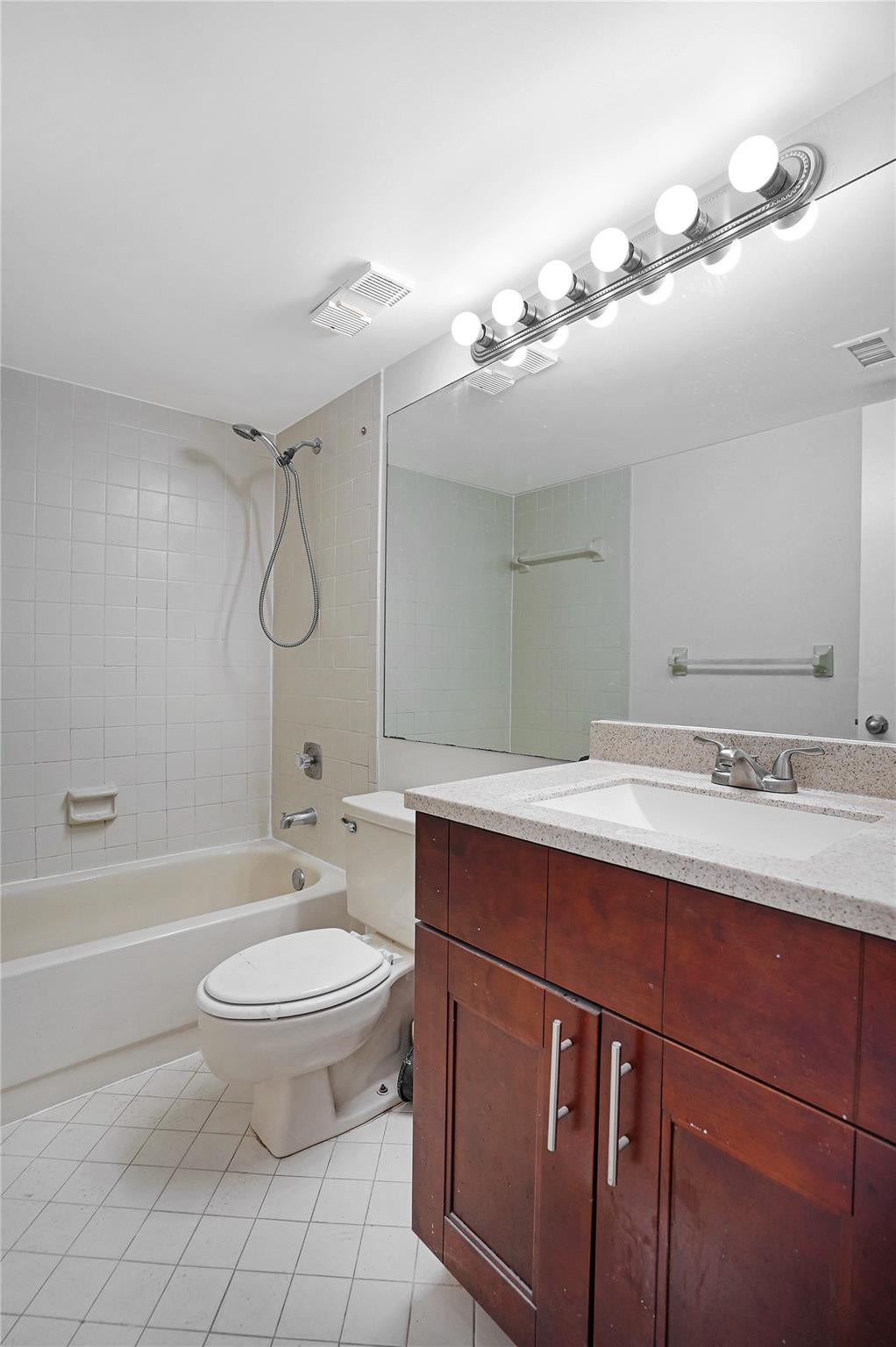 109 Lake Emerald Drive 110 Property Photo 21