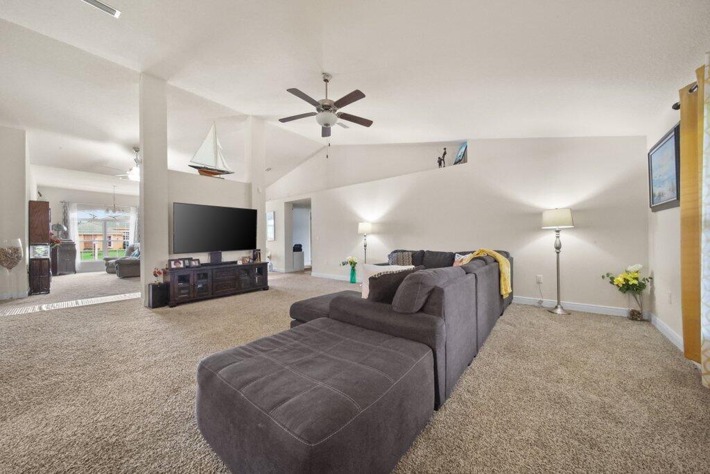 1680 Sw Burlington Street Property Photo 6