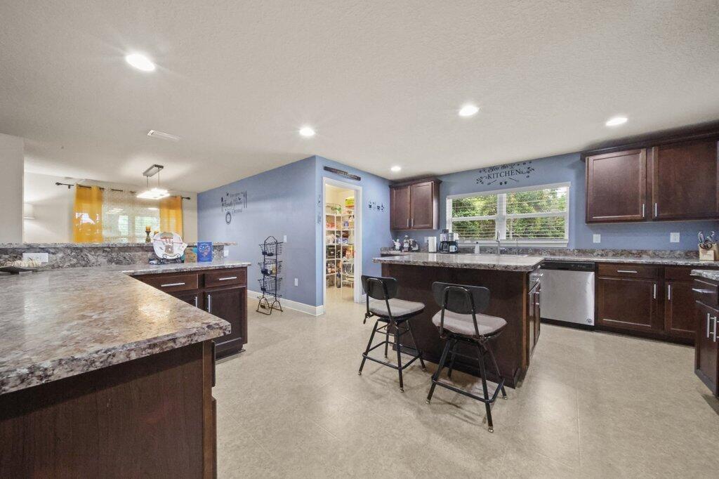 1680 Sw Burlington Street Property Photo 12