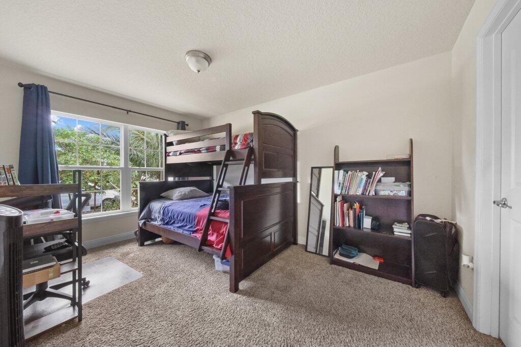 1680 Sw Burlington Street Property Photo 20