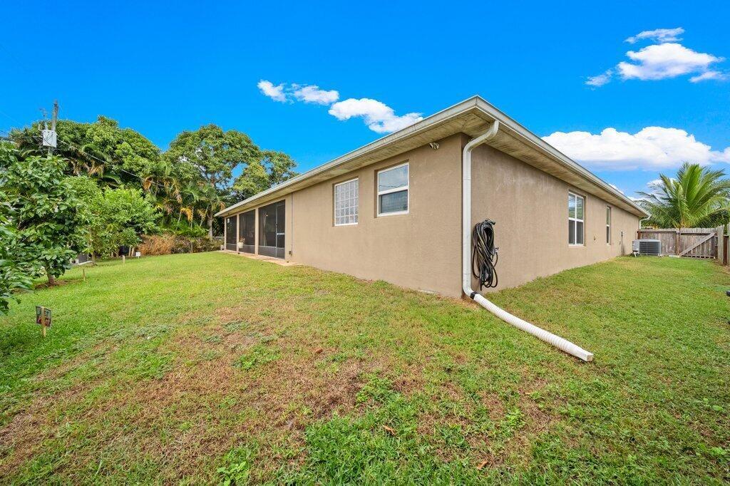 1680 Sw Burlington Street Property Photo 32