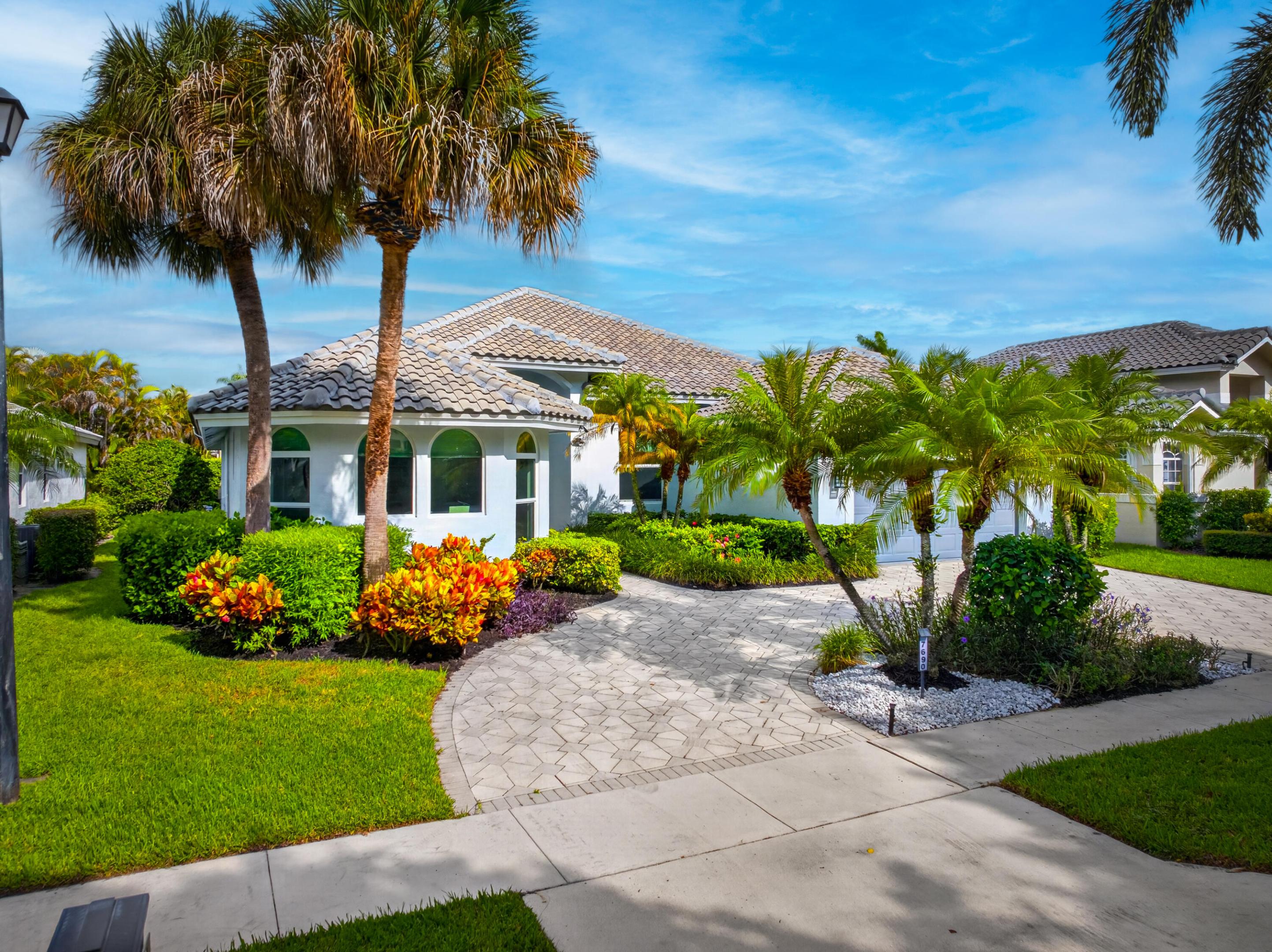 7690 La Corniche Circle Property Photo 1