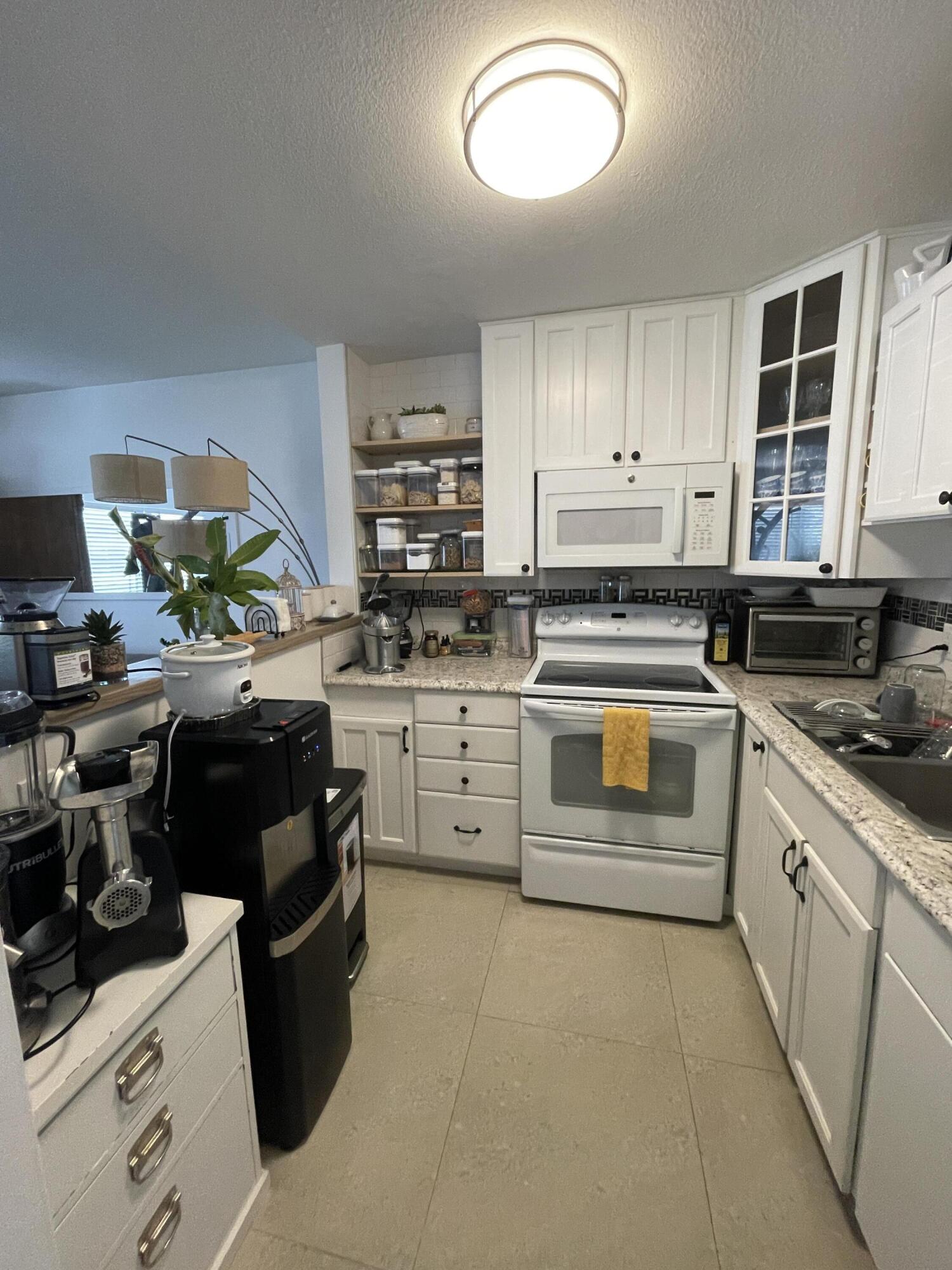 163 Lyndhurst L 163 Property Photo 3