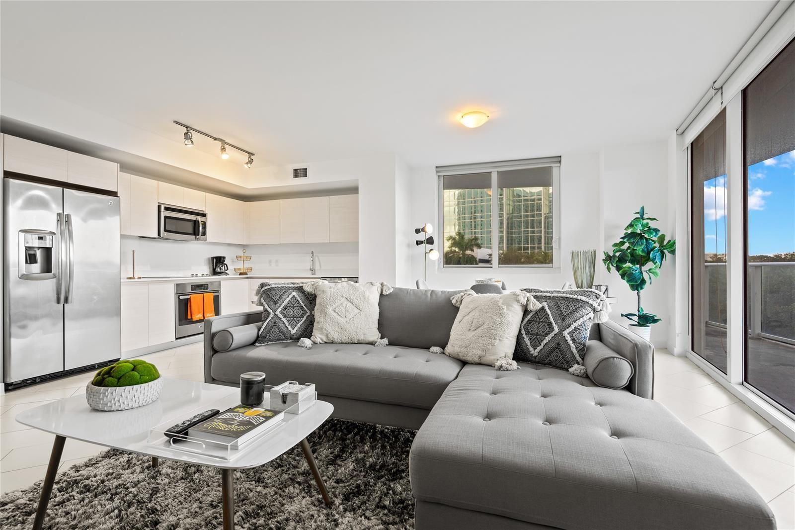 4250 Biscayne Boulevard 402 Property Photo 4