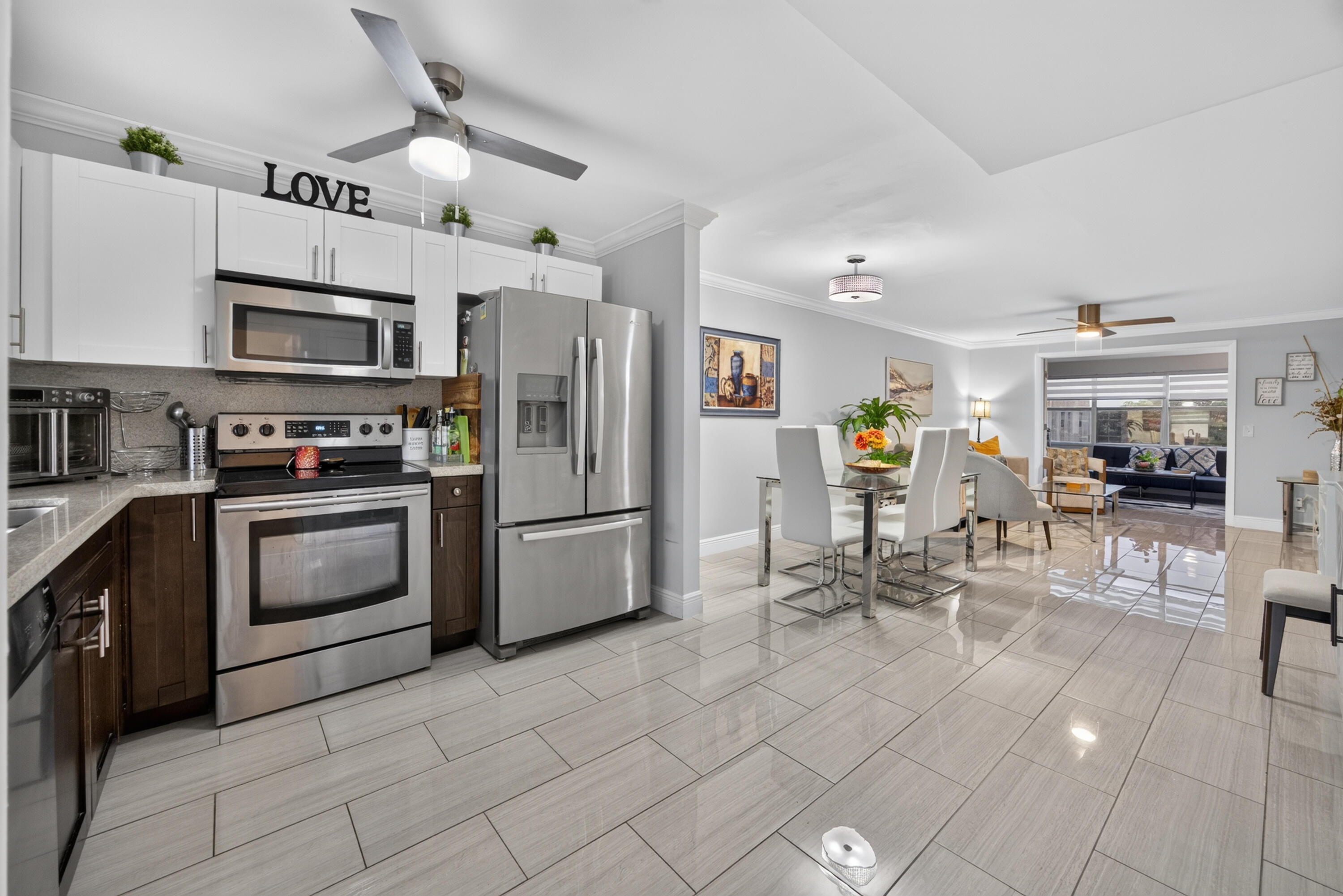 9881 Sunrise Lakes Boulevard 308
