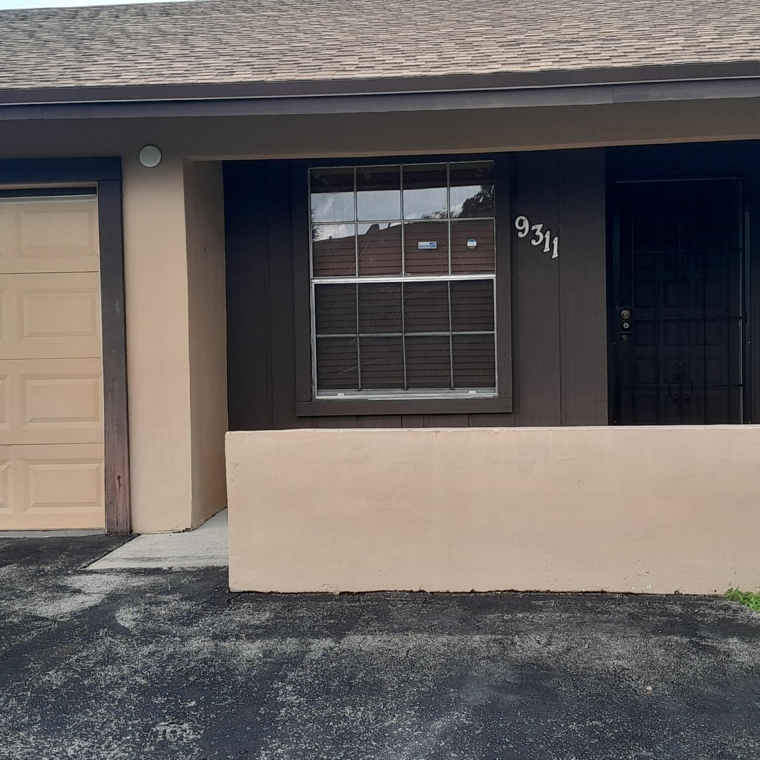 9311 E Heather Lane Property Photo 2