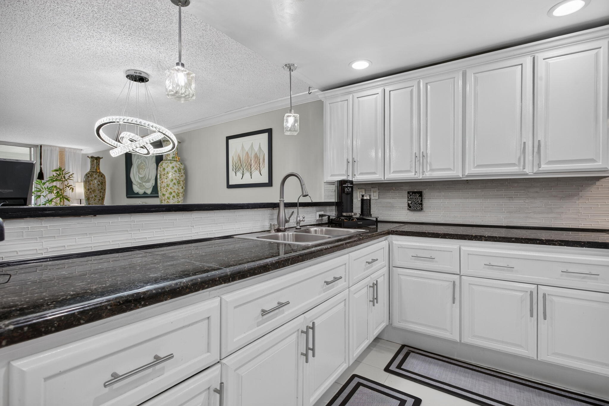9201 Sunrise Lakes Boulevard 202 Property Photo 7
