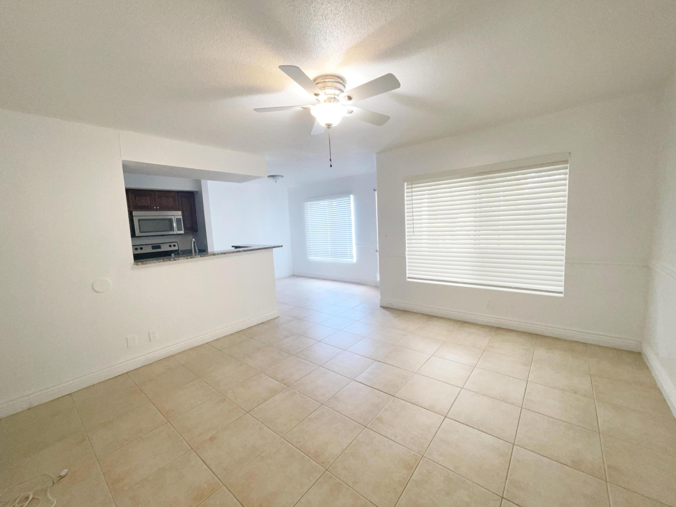 815 W Boynton Beach Boulevard W 4-102 Property Photo 1