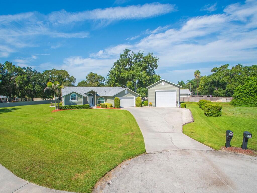 3555 3rd Place Sw Property Photo 2