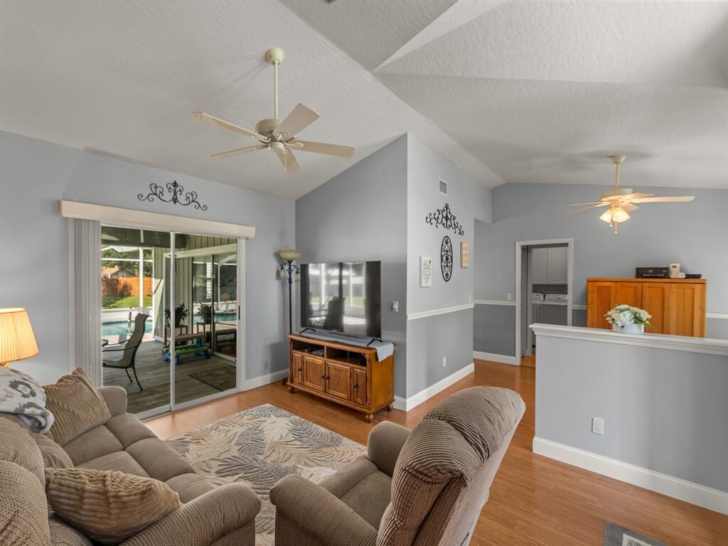 3555 3rd Place Sw Property Photo 29