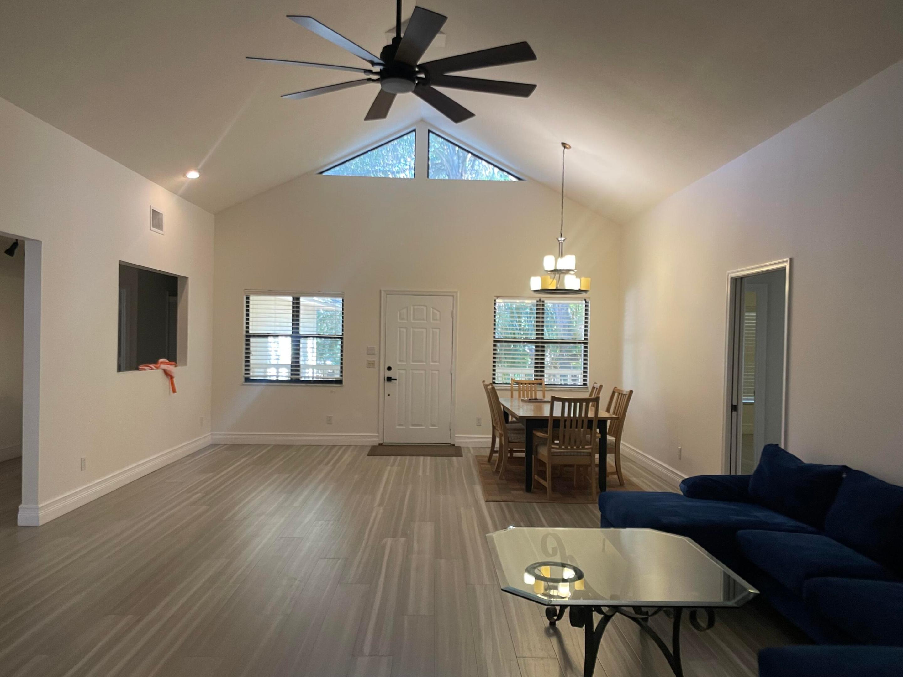 2322 Se Saint Lucie Boulevard Property Photo 4