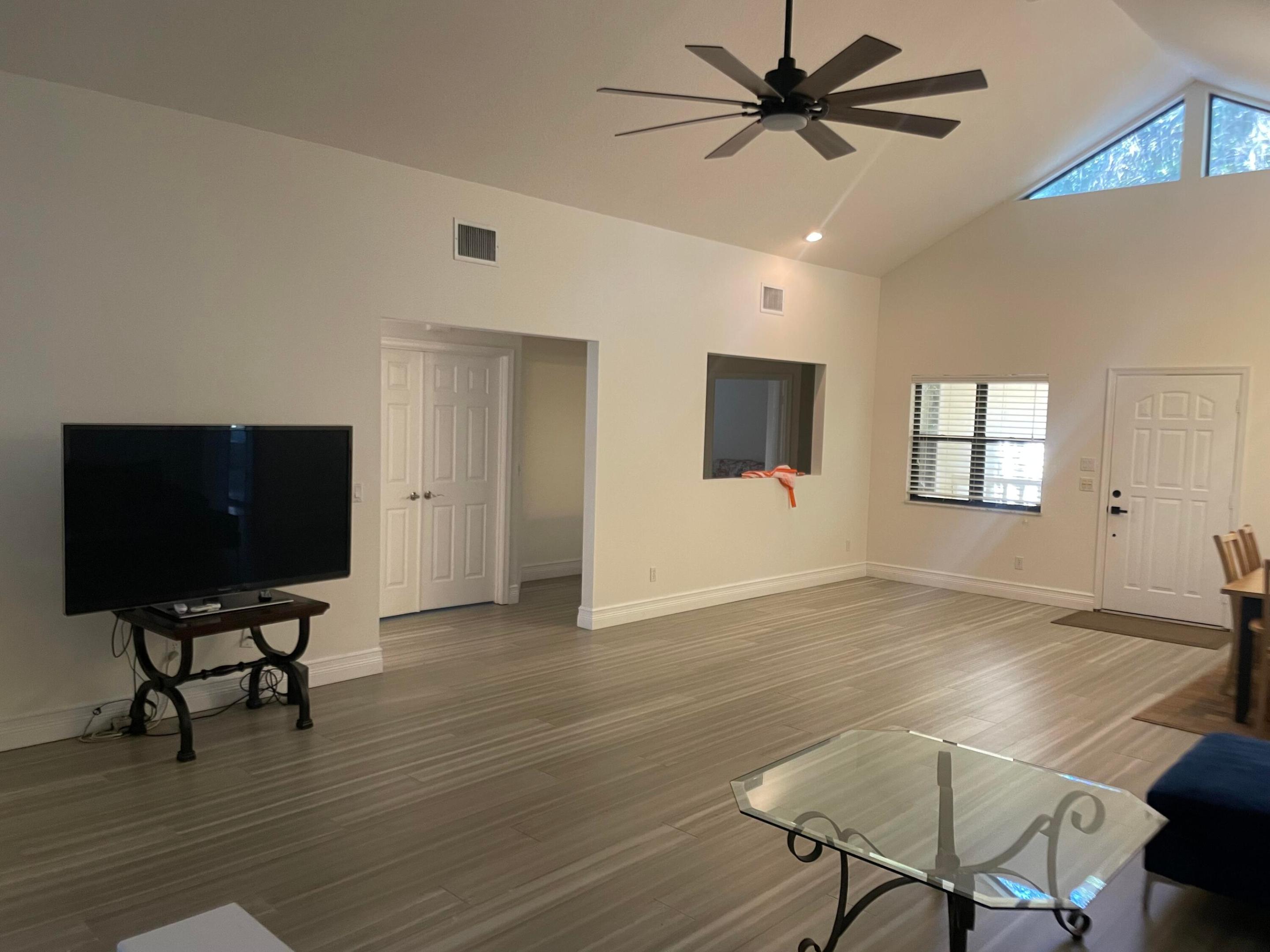 2322 Se Saint Lucie Boulevard Property Photo 6