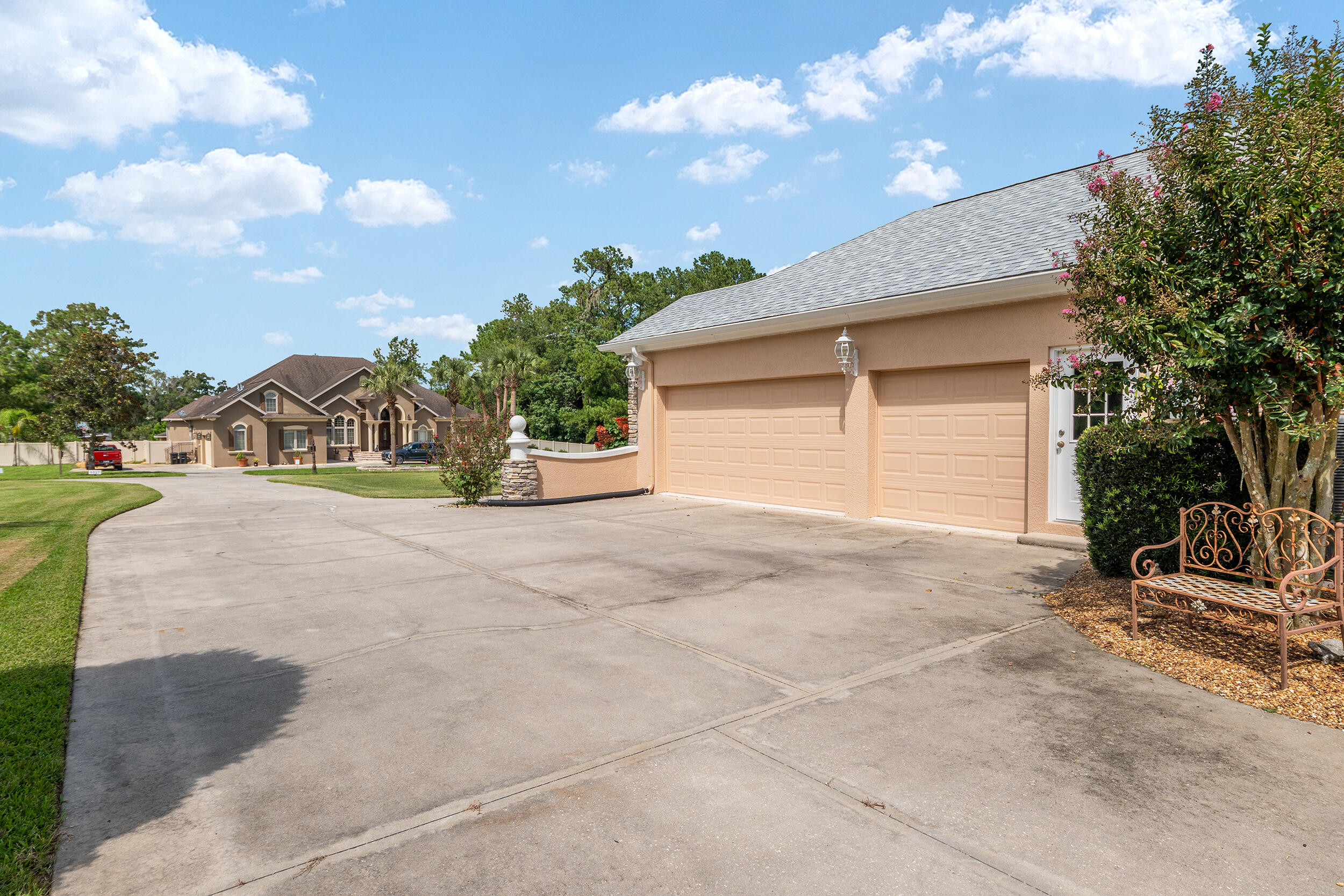 6575 S Magnolia Avenue Property Photo 7