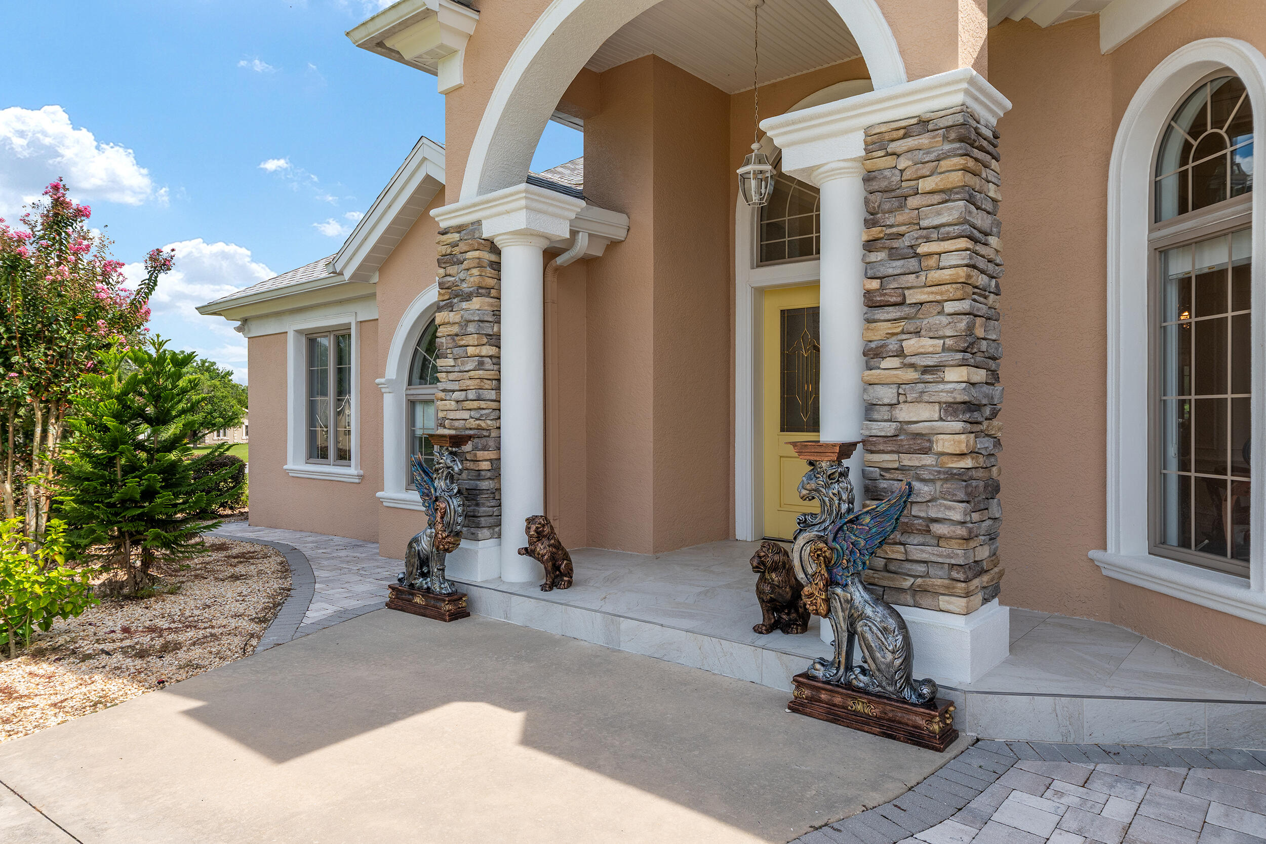 6575 S Magnolia Avenue Property Photo 14