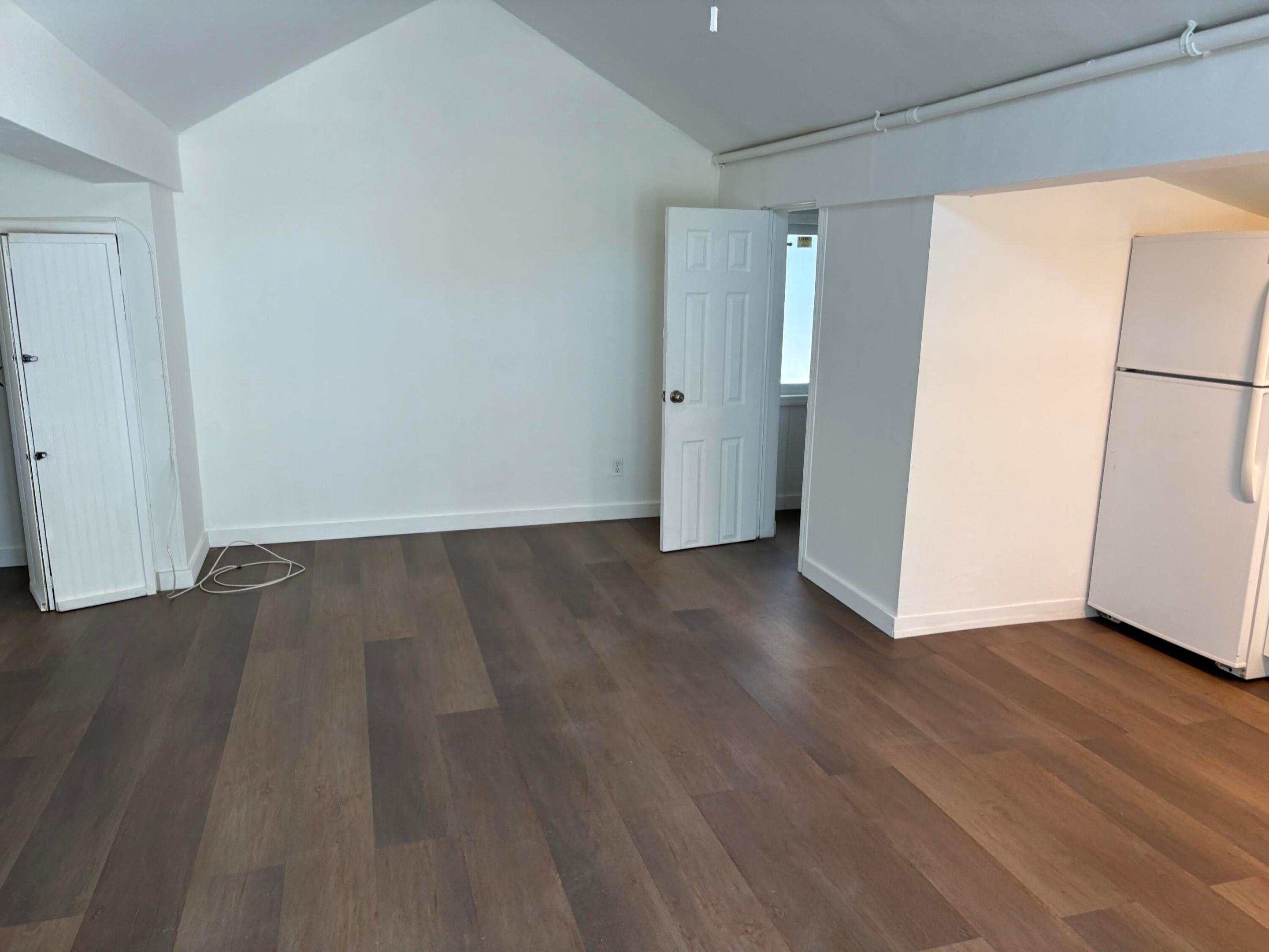 1912 Arthur Street C Property Photo 2