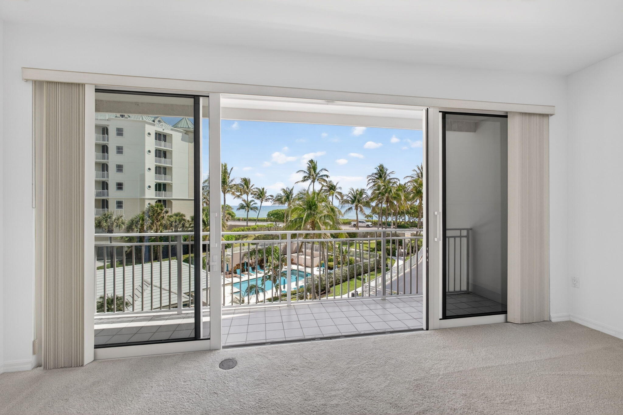 1660 S Highway A1A (Incl. Separate Deeded Guest Suite) 222 Property Photo 1