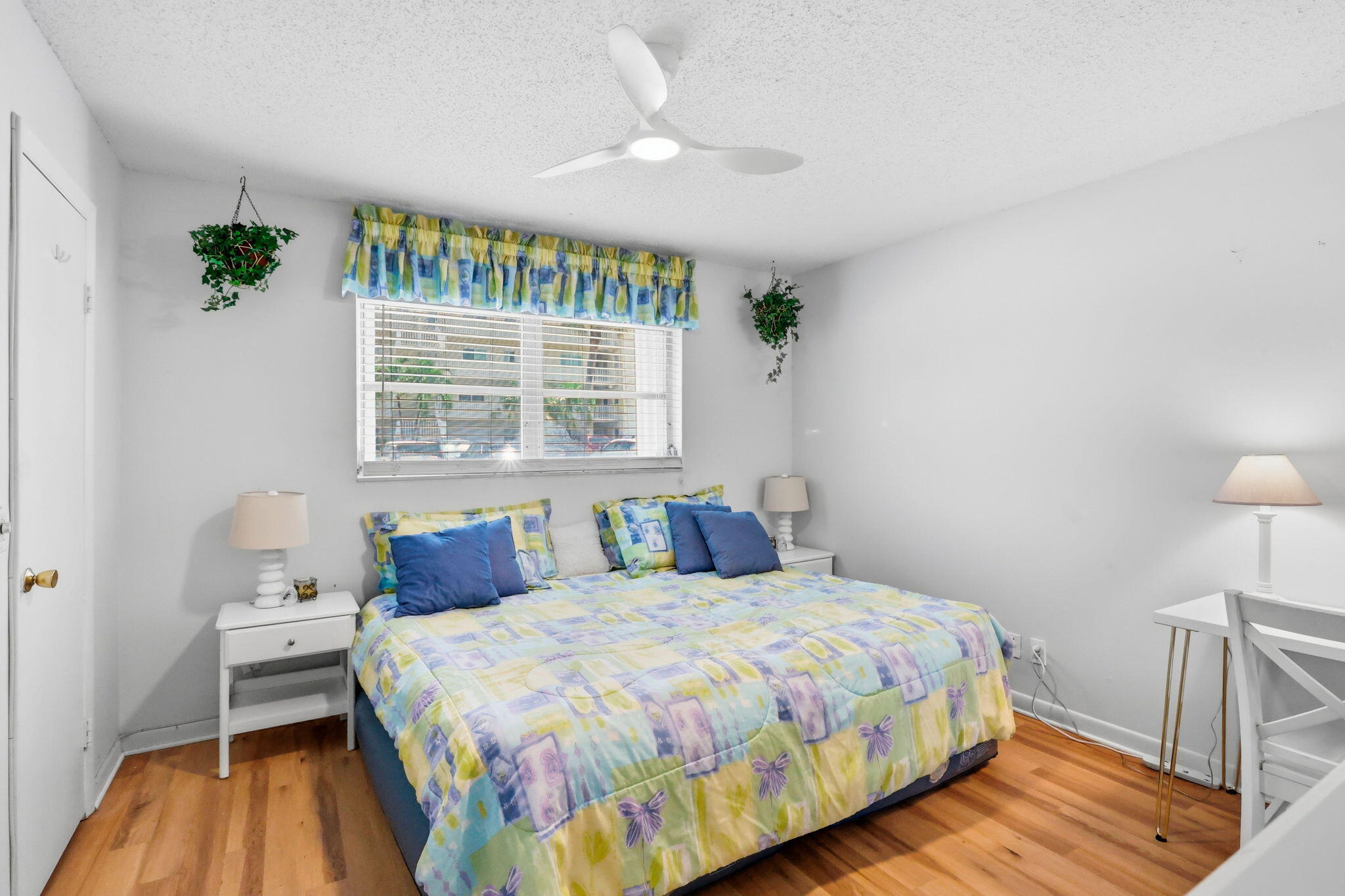 640 Snug Harbor Drive F4 Property Photo 7