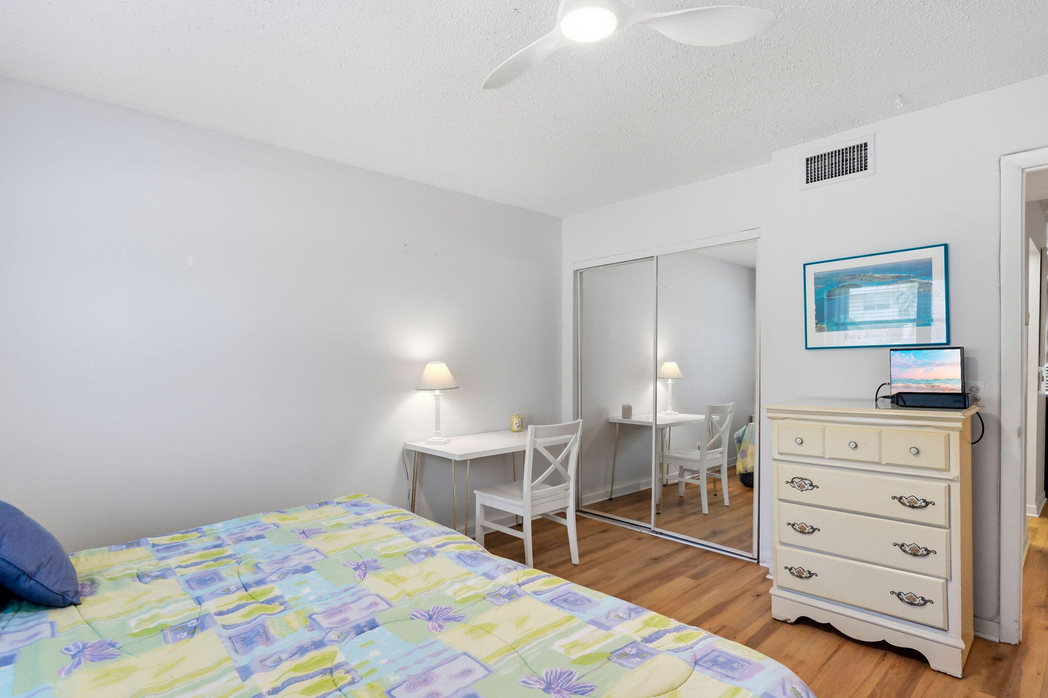 640 Snug Harbor Drive F4 Property Photo 18