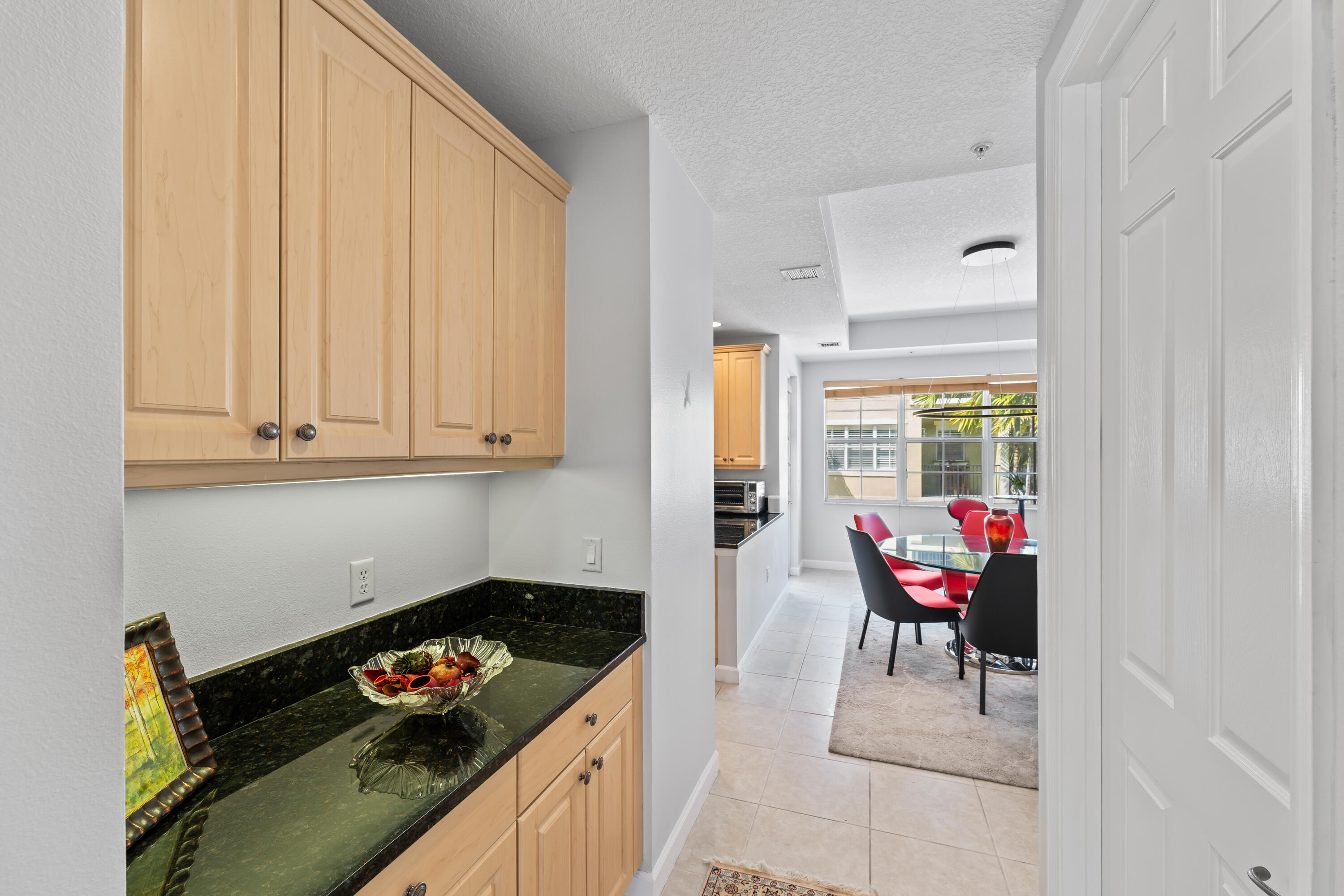 2558 Gardens Parkway Property Photo 10