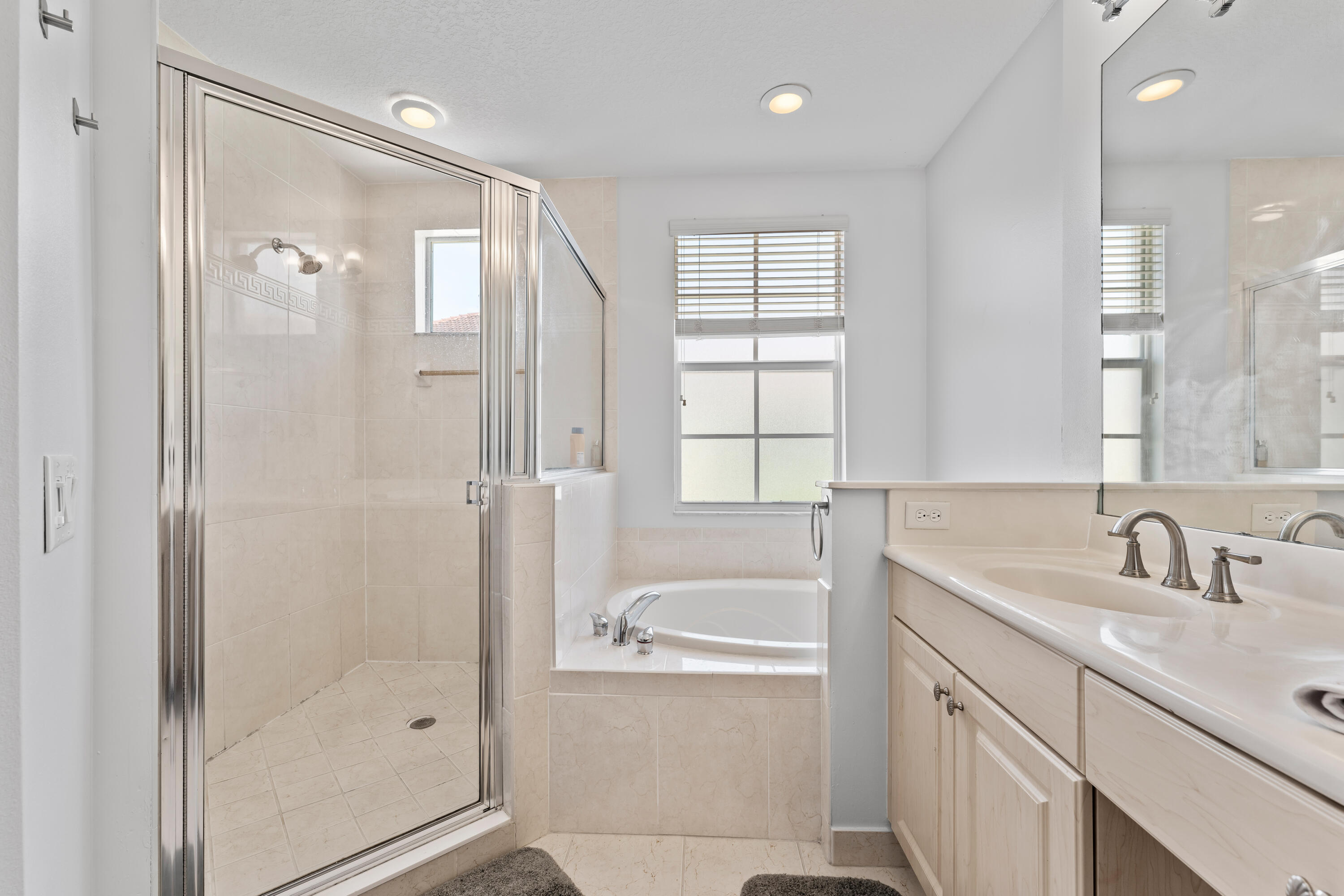 2558 Gardens Parkway Property Photo 17