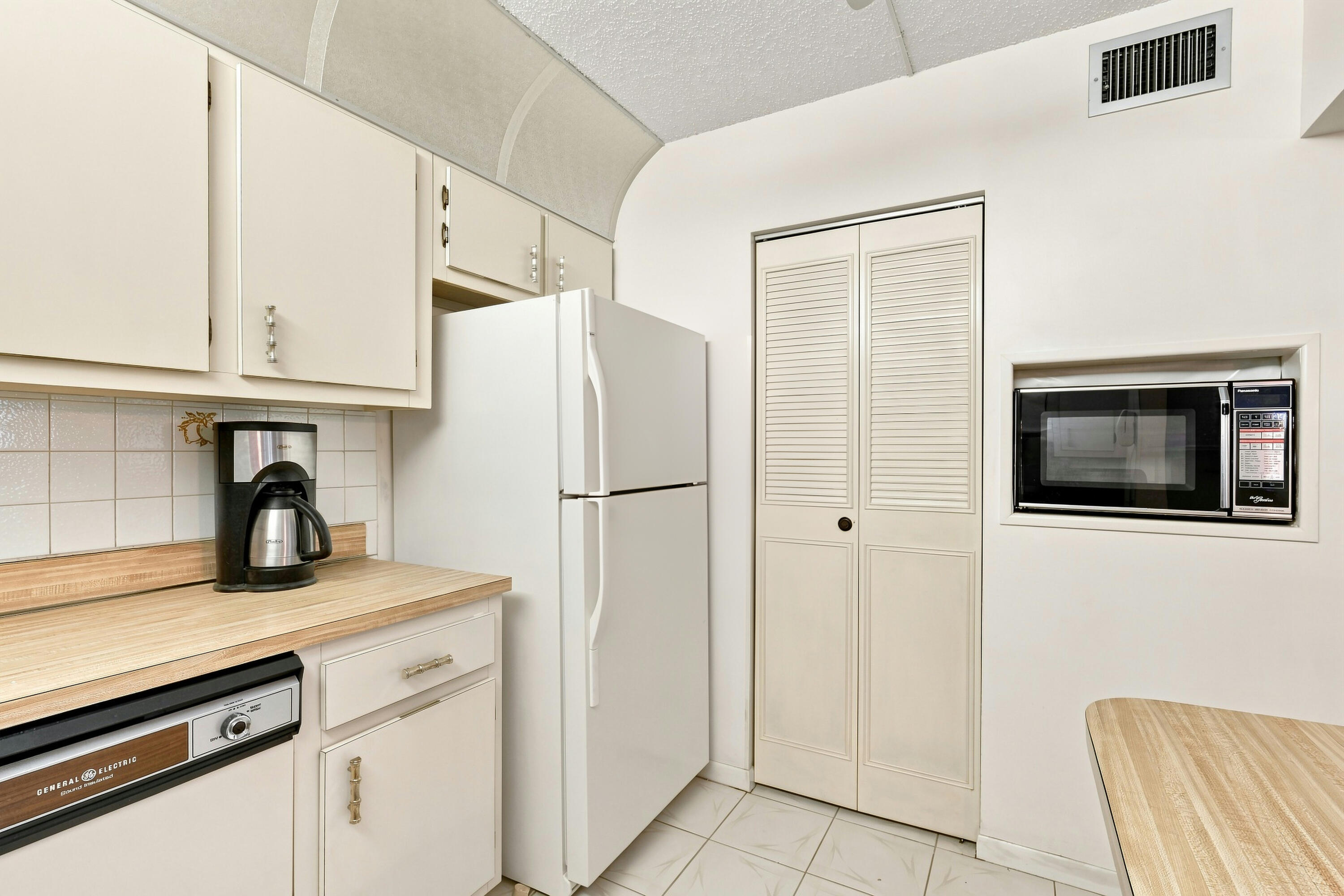 204 Pine Hov Circle B-1 Property Photo 12