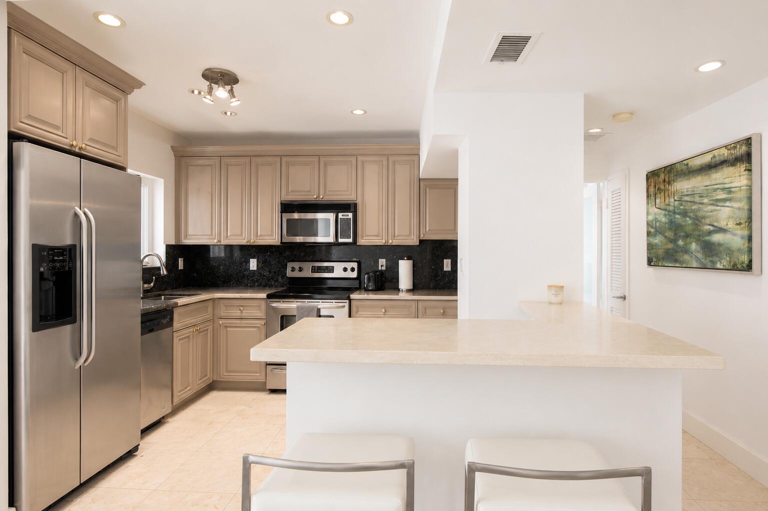 100 Lincoln Road PH14 Property Photo 1