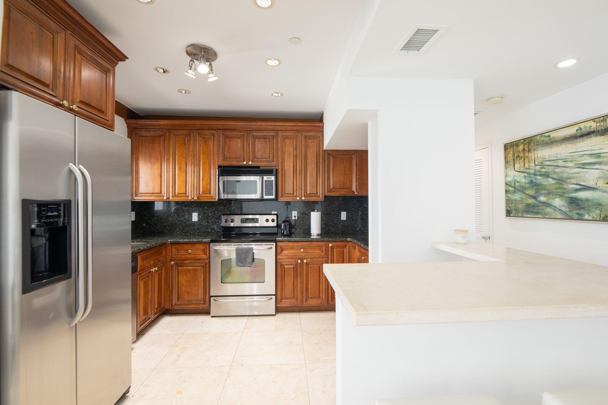 100 Lincoln Road Ph14 Property Photo 11