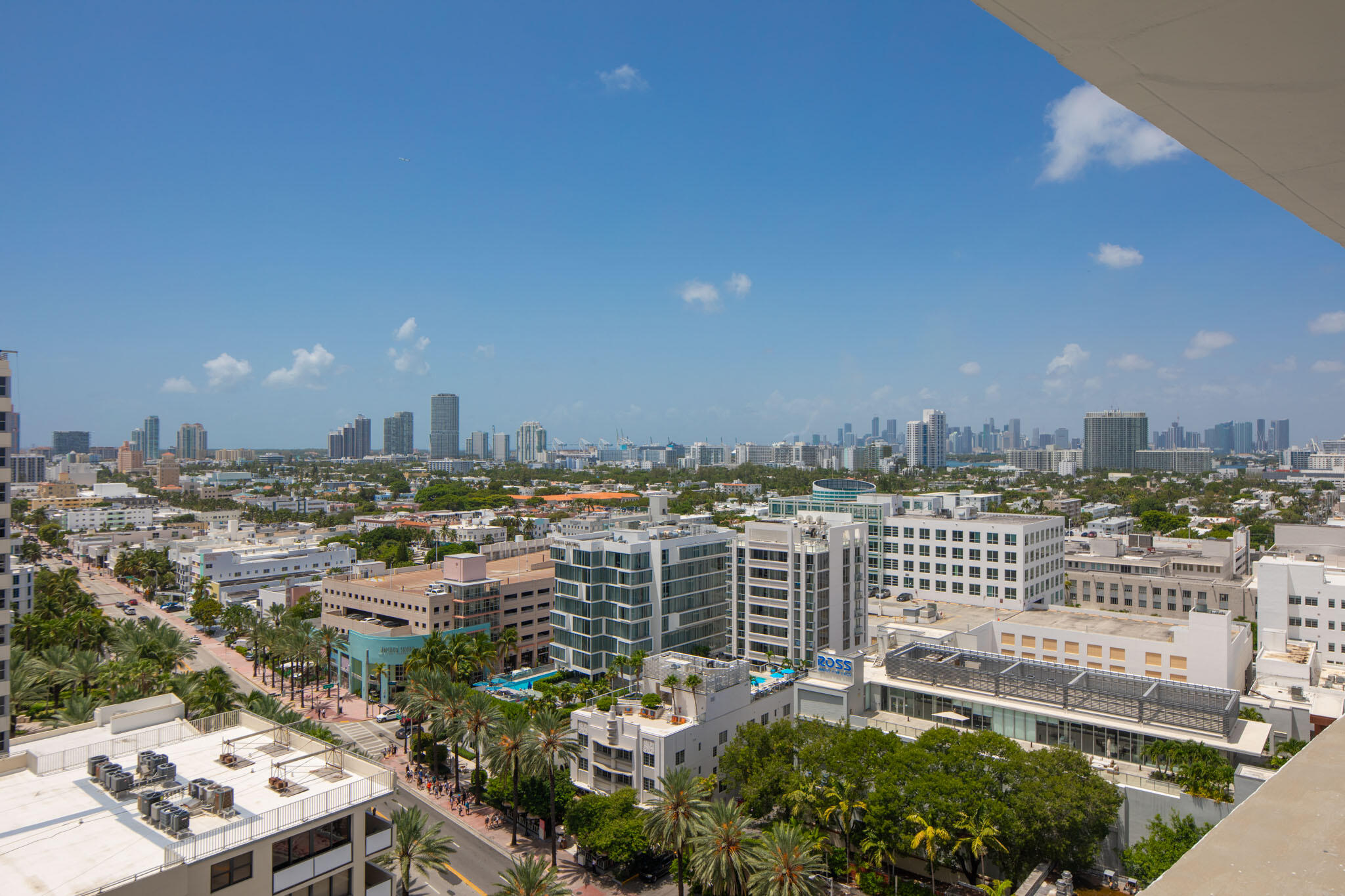 100 Lincoln Road Ph14 Property Photo 25